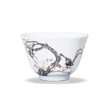 珐琅彩喜鹊登梅图杯