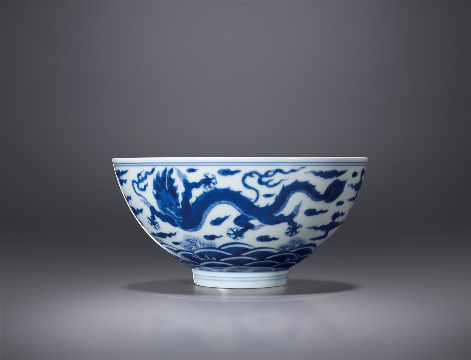 青花海水龙纹碗