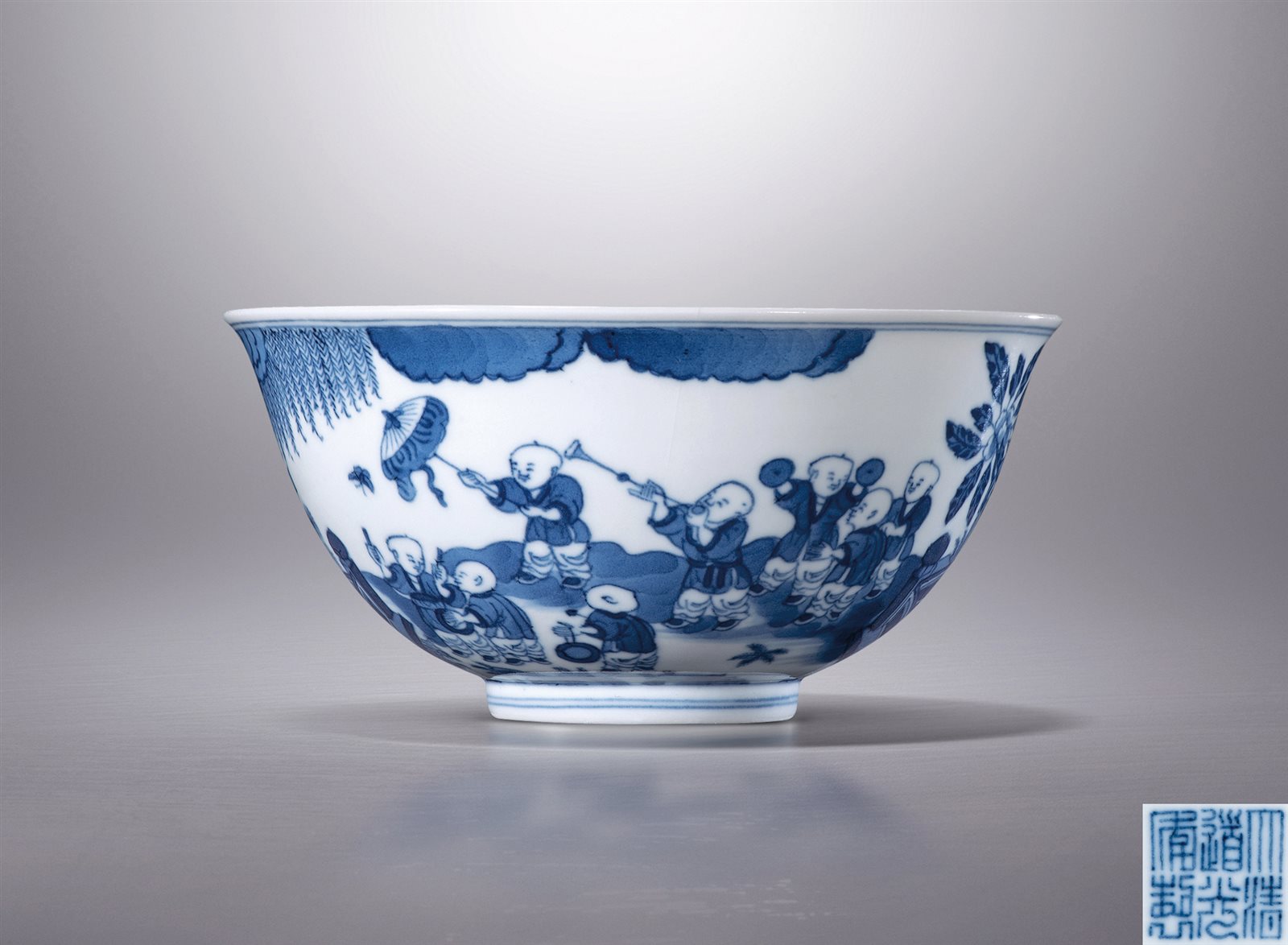 青花婴戏图碗