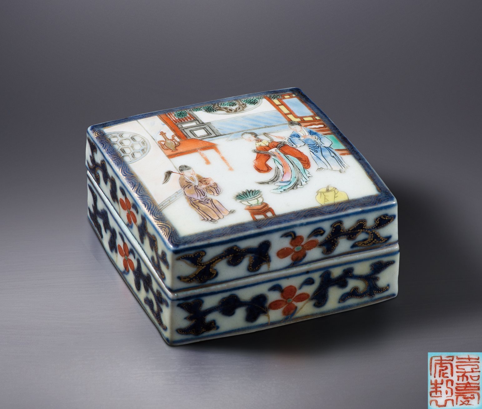 青花粉彩描金西厢记人物图四方印盒