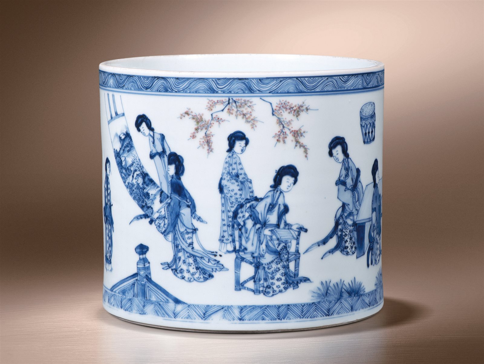 青花釉里红琴棋书画图笔筒