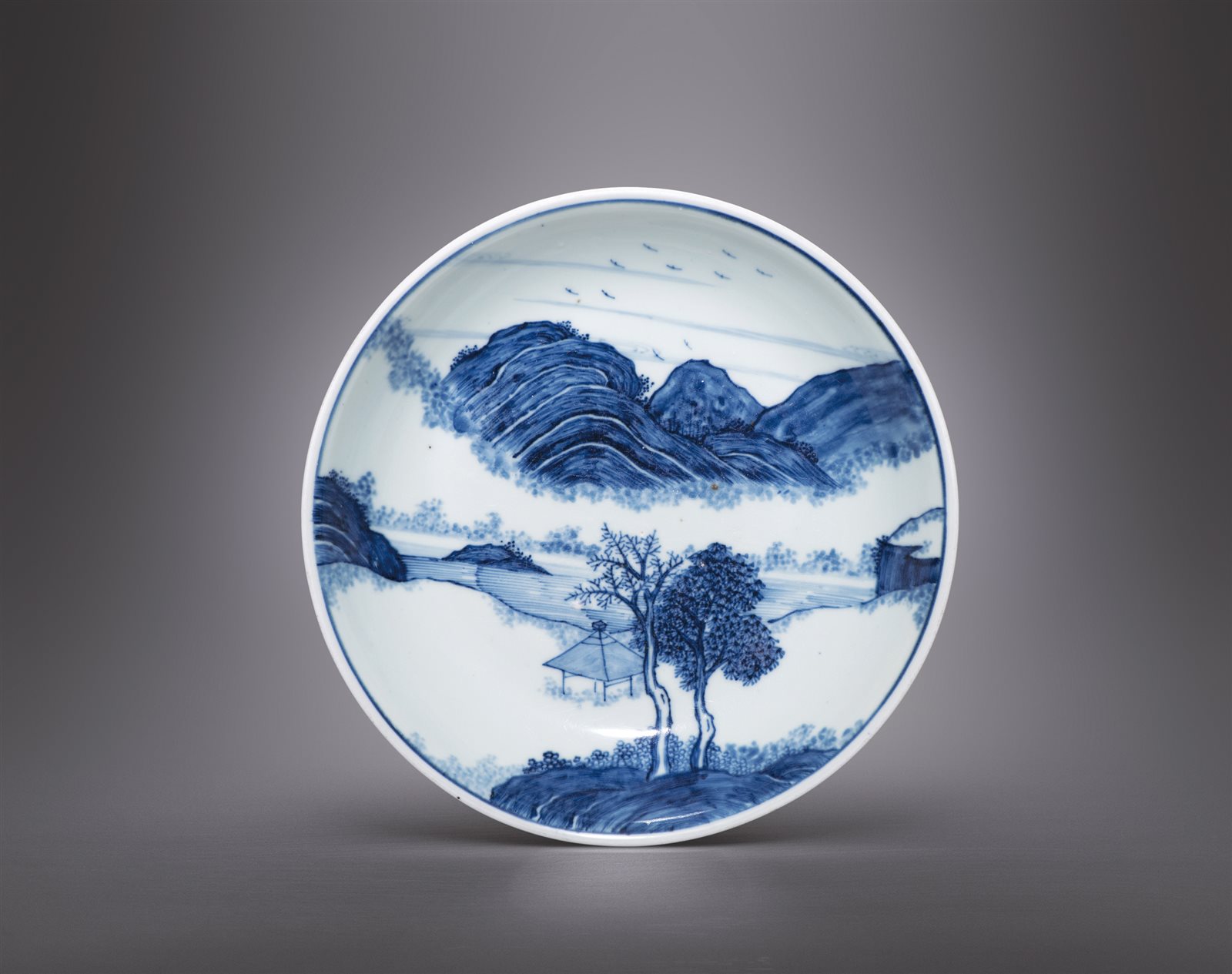 青花山水纹盘