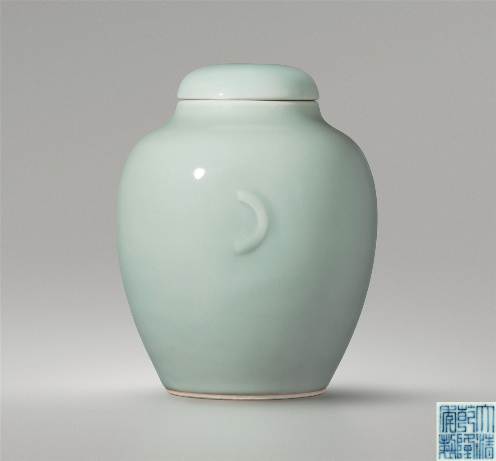 豆青釉月牙盖罐
