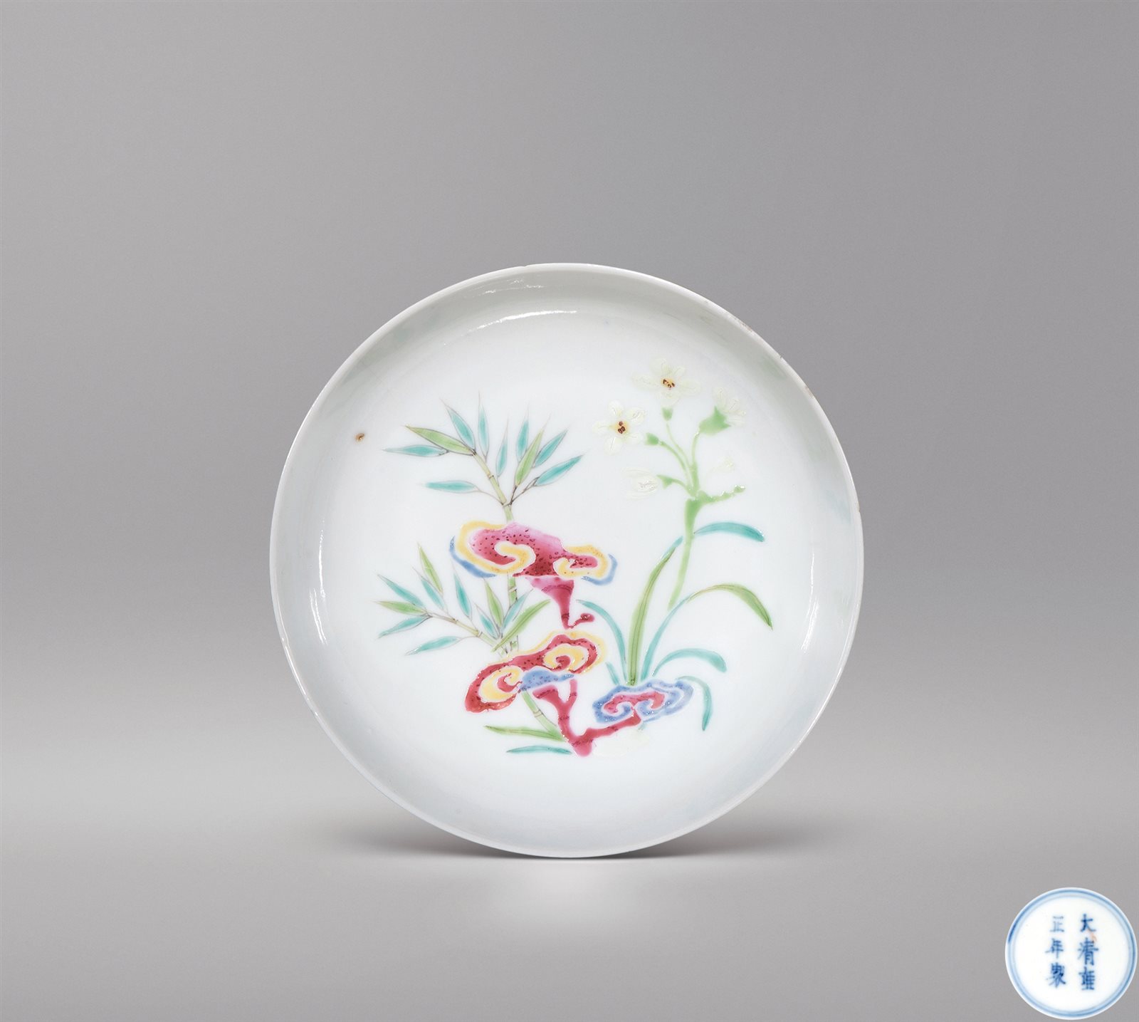 粉彩灵仙祝寿图盘