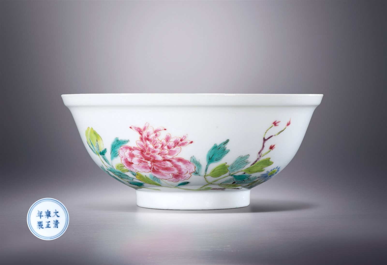 粉彩花开富贵纹折沿碗