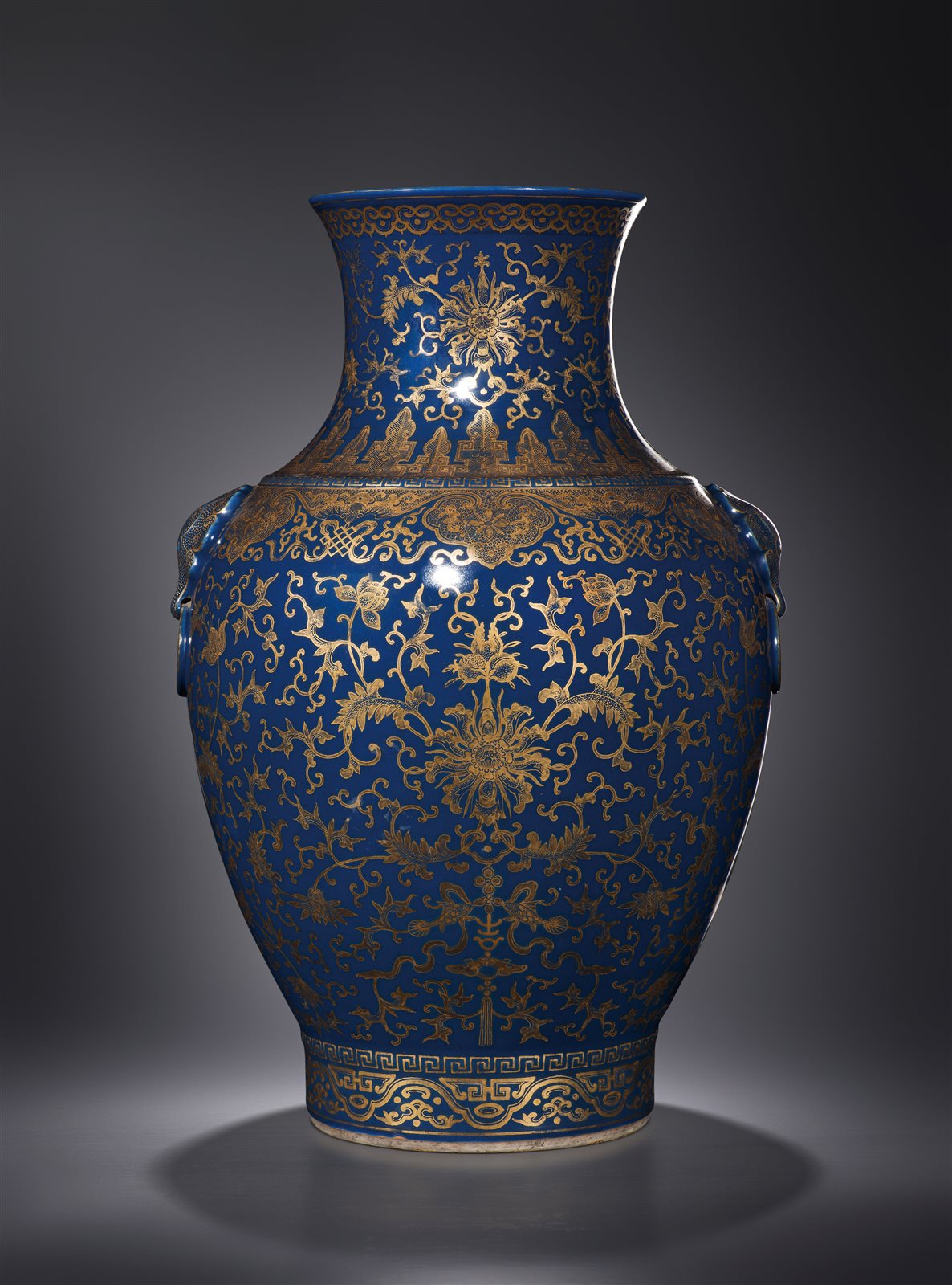 霁蓝描金缠枝宝相花纹铺首尊