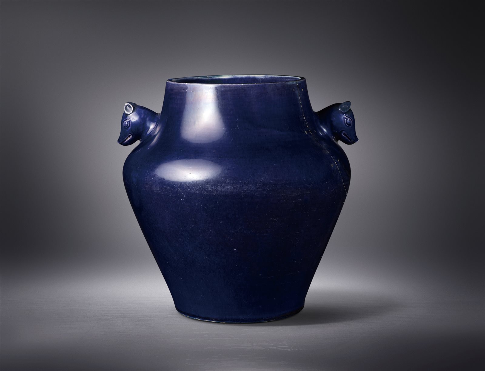 茄皮紫釉牺耳尊