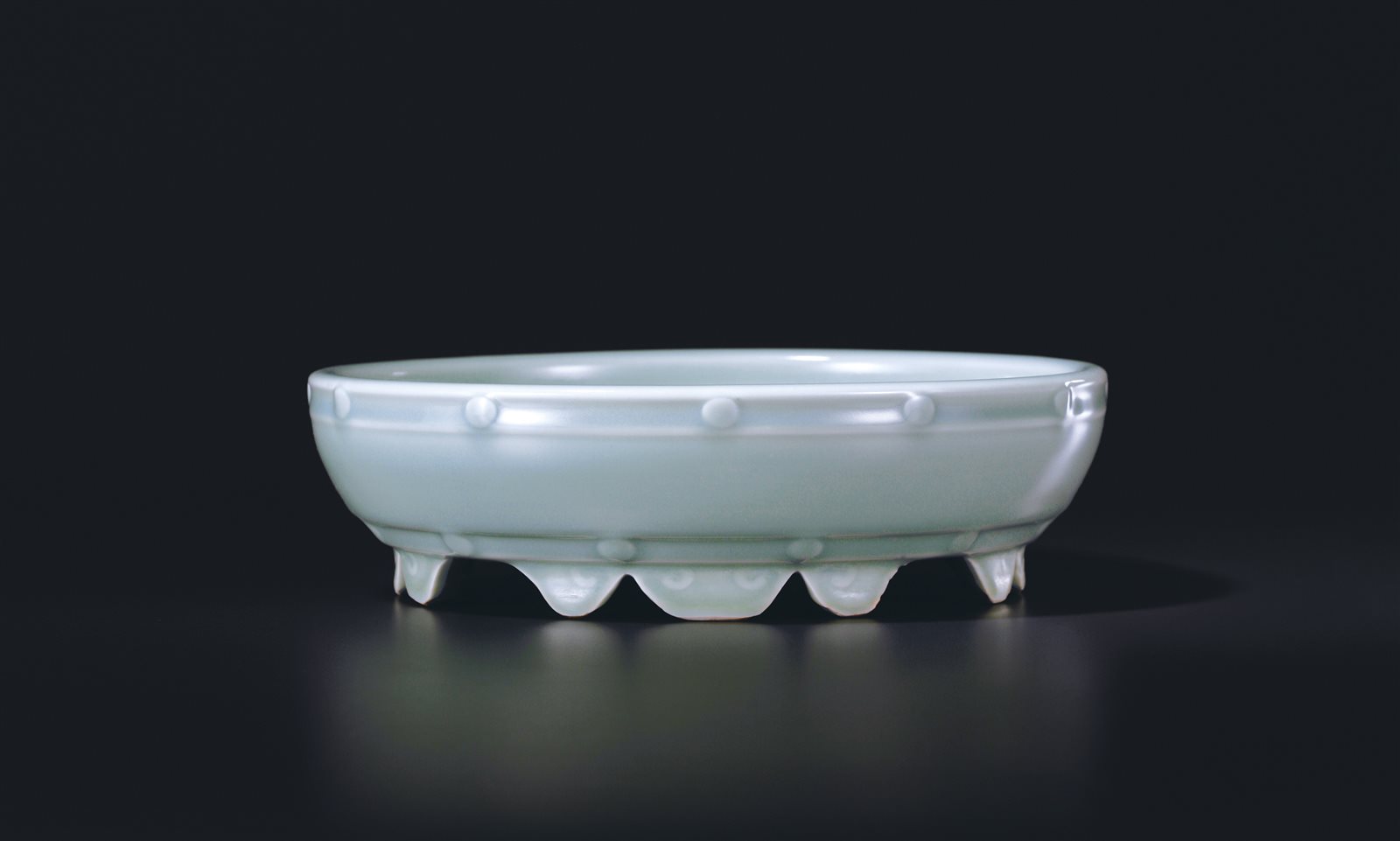 粉青釉鼓钉洗