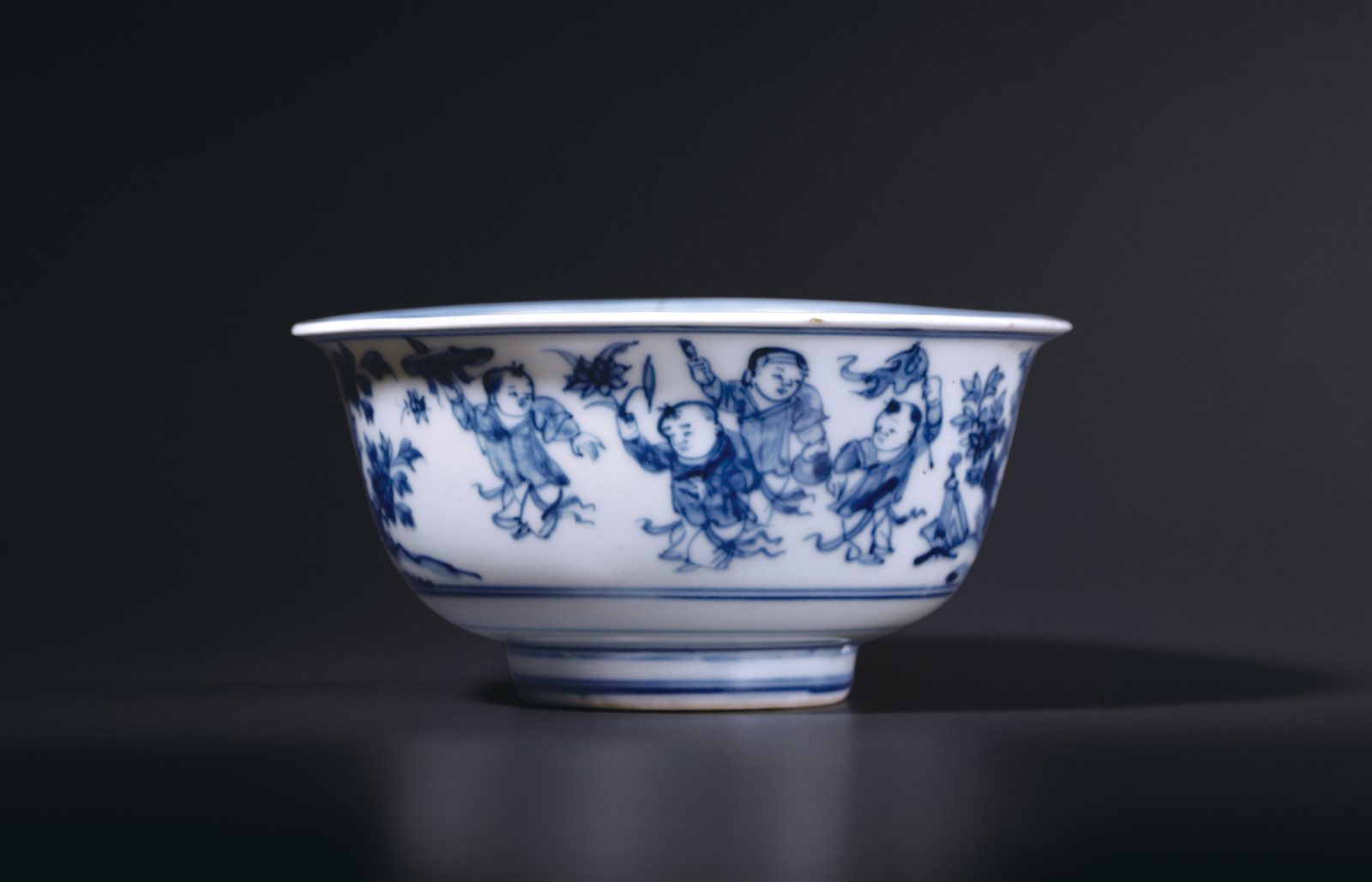 婴戏图碗