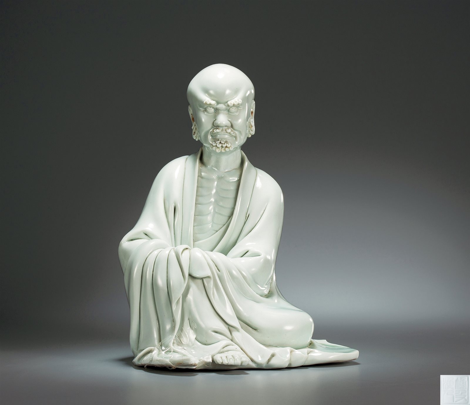 白釉达摩坐像