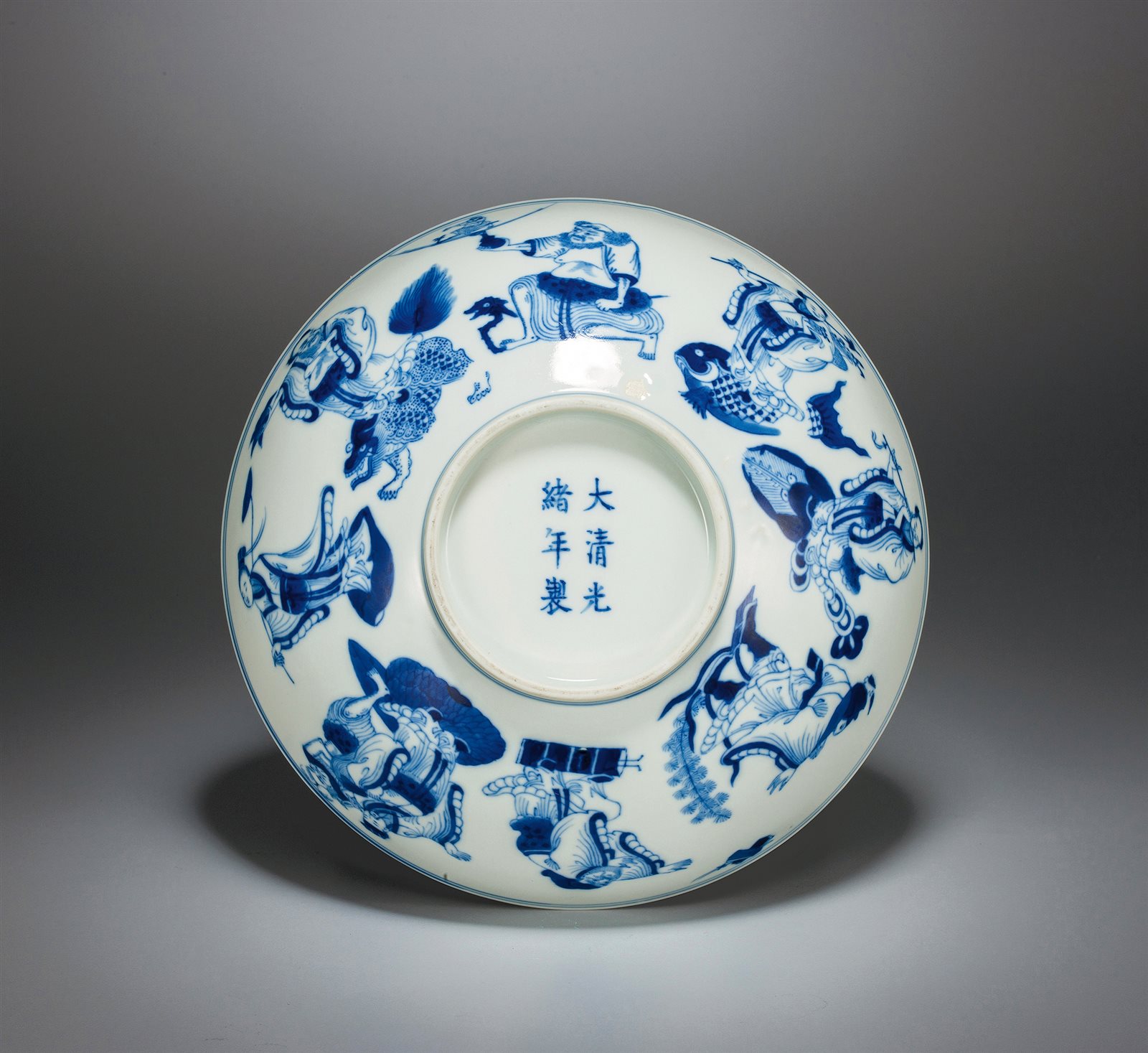 青花八仙人物纹碗