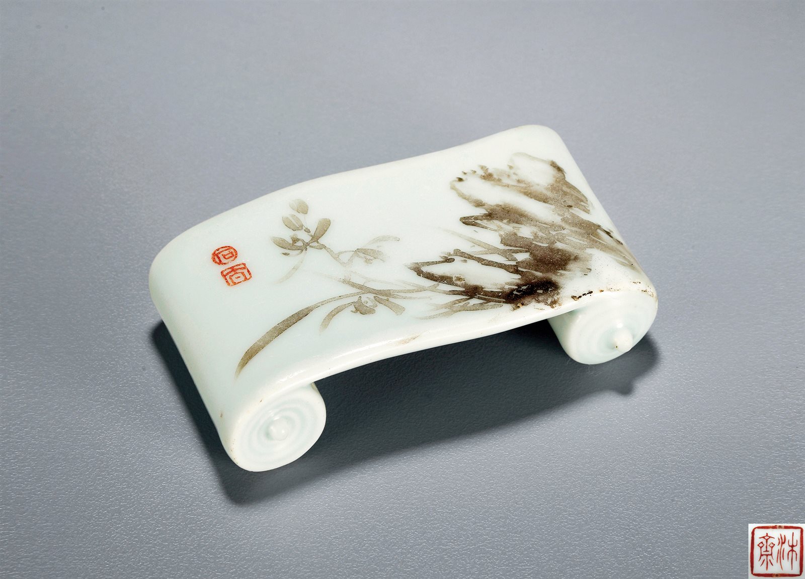 墨彩洞石兰花笔架