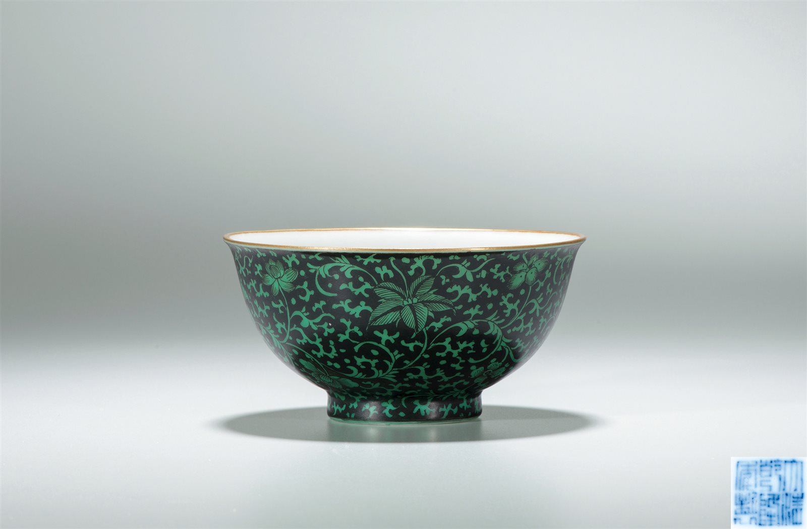 宝石红釉长颈弦纹小梅瓶(图录号:1301)