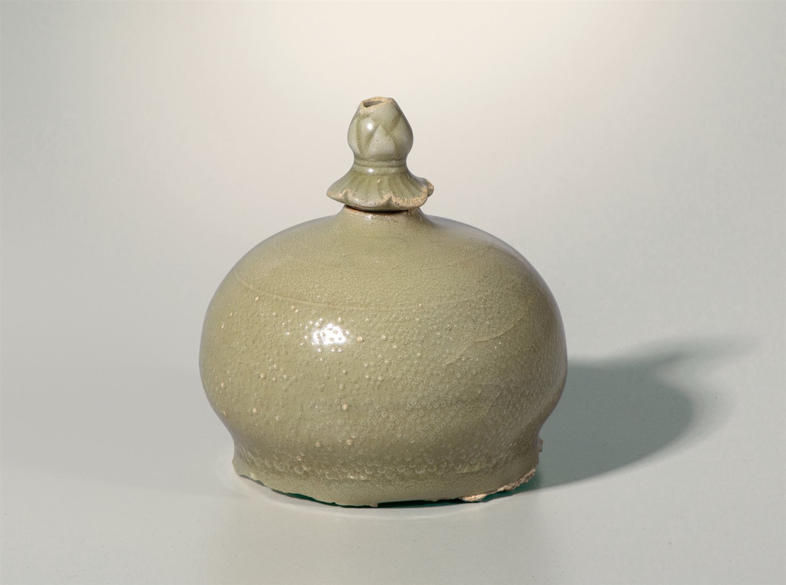 茶叶末釉海棠形水仙盆