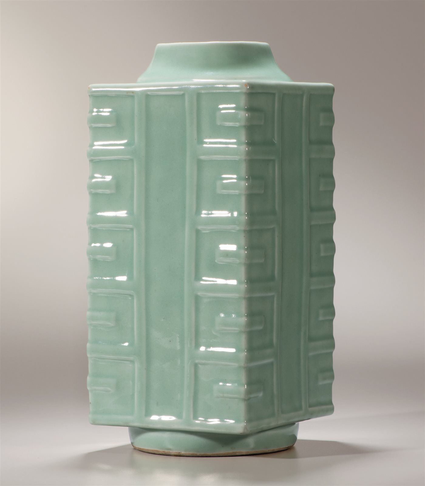 仿龙泉窑青釉八卦琮式瓶