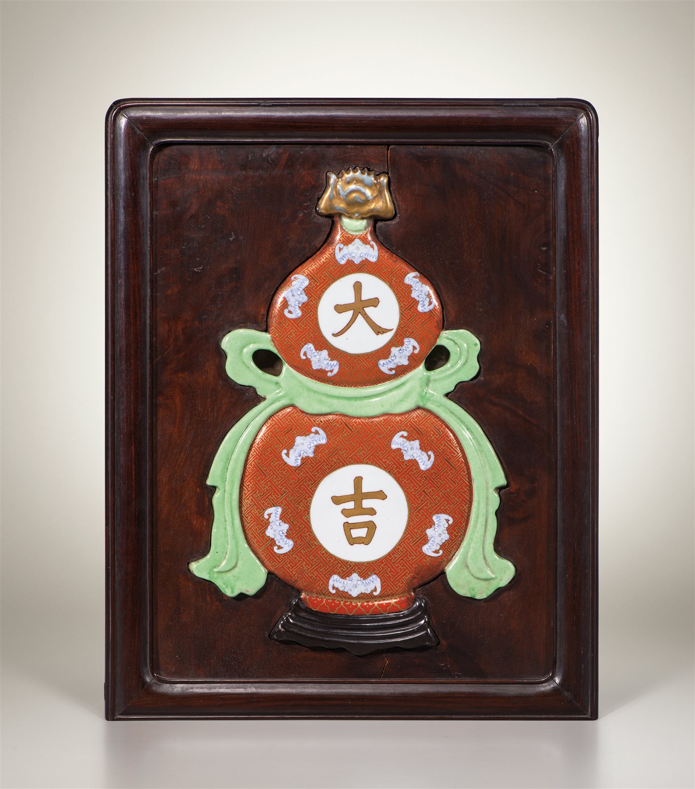 粉彩描金“大吉”葫芦式挂屏