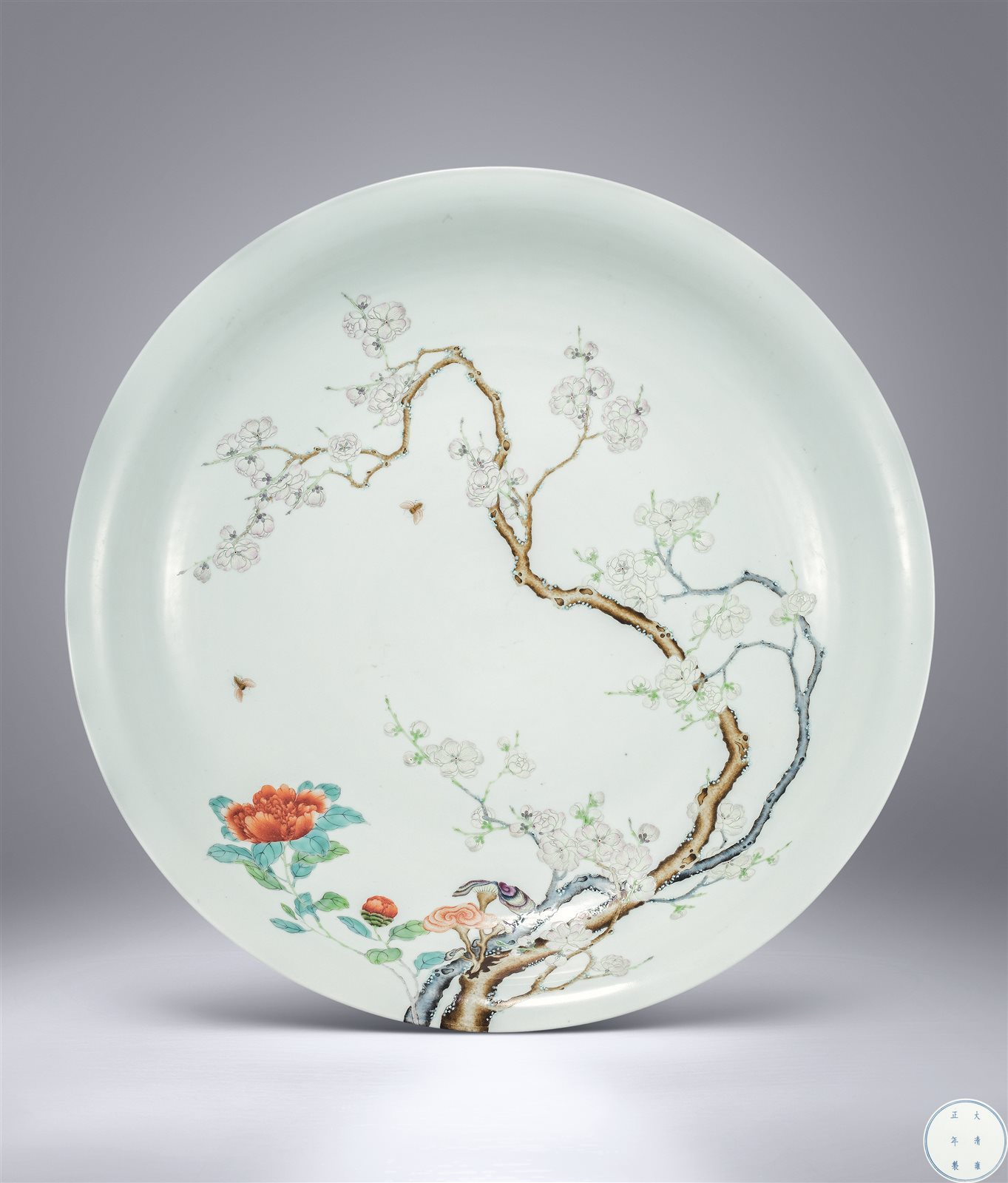 粉彩过枝花卉纹大盘