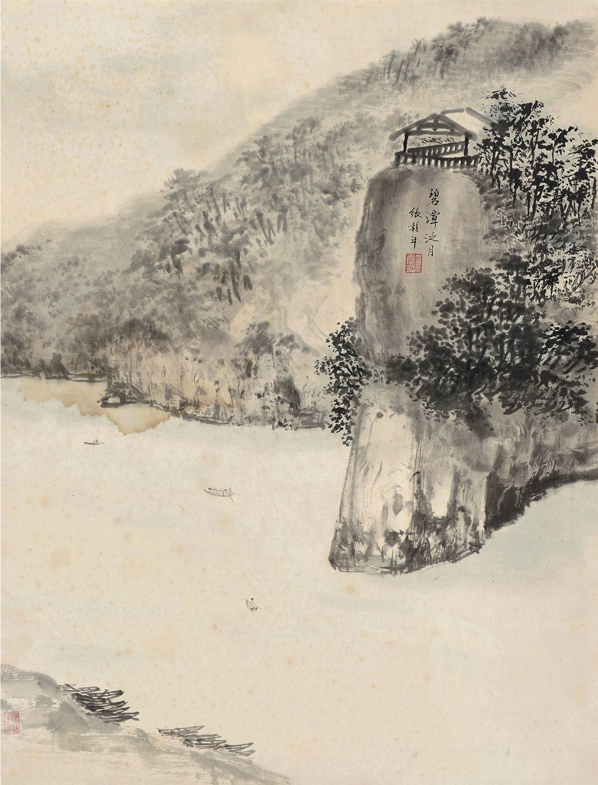 碧谭泛月