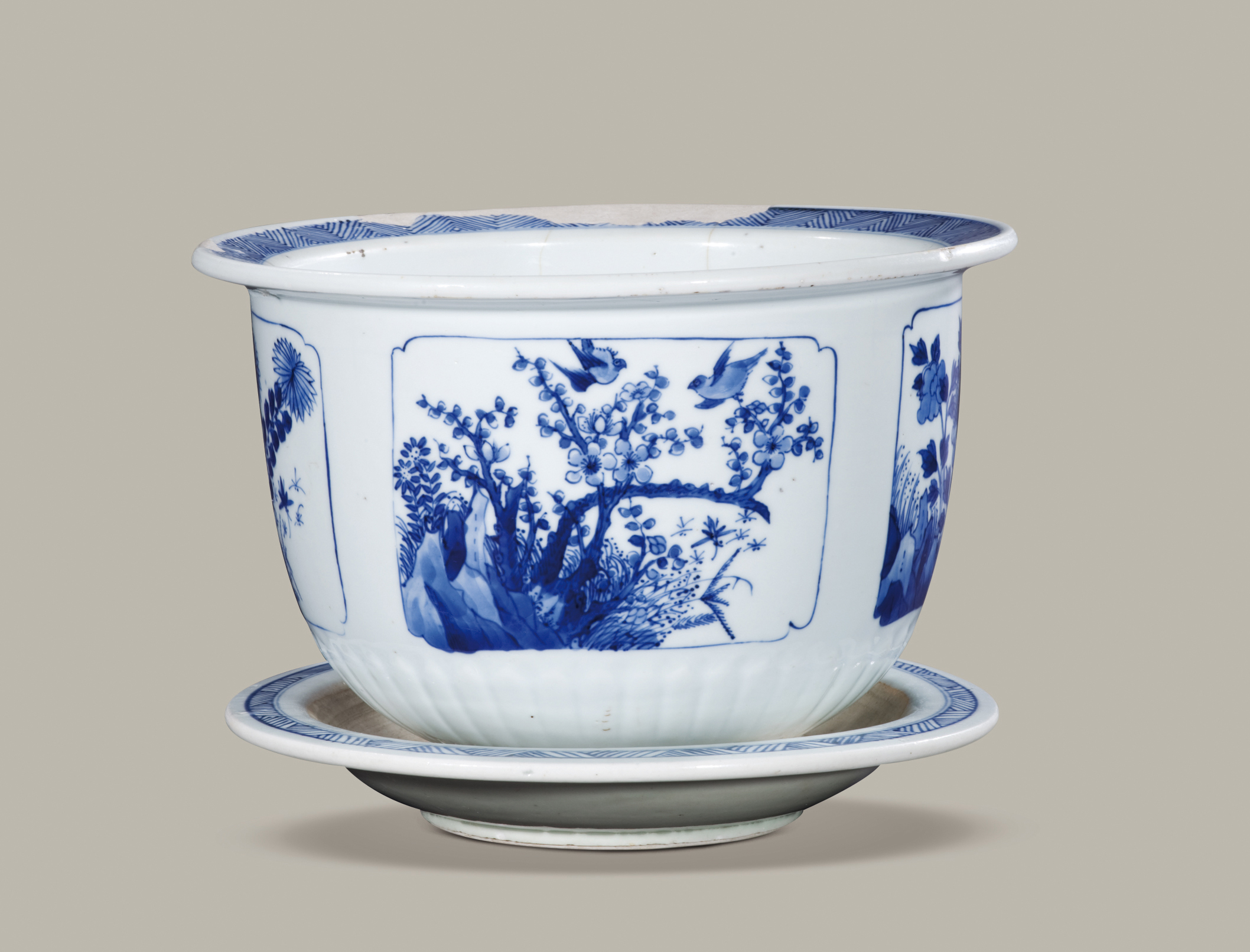 青花开光花鸟纹花盆连托