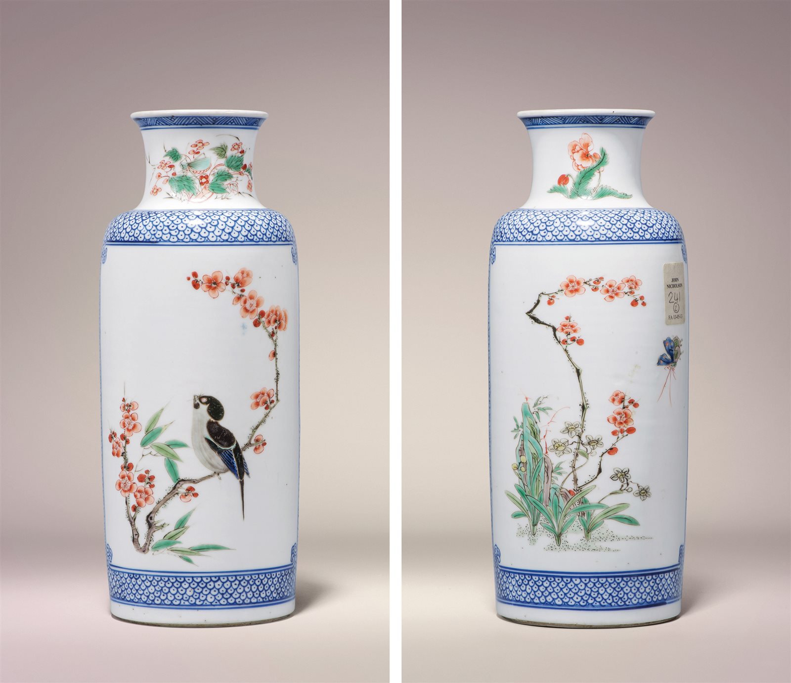 青花五彩开光花鸟图小棒槌瓶（图录号：24）