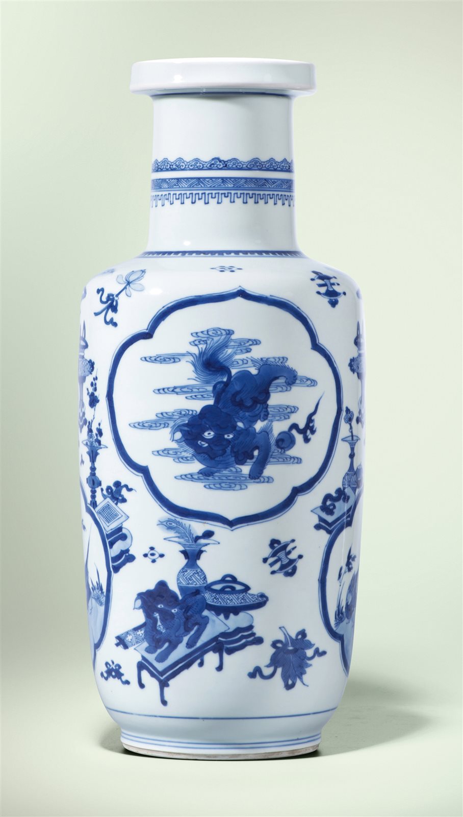 青花博古图开光花鸟瑞兽图棒槌瓶（图录号：75）