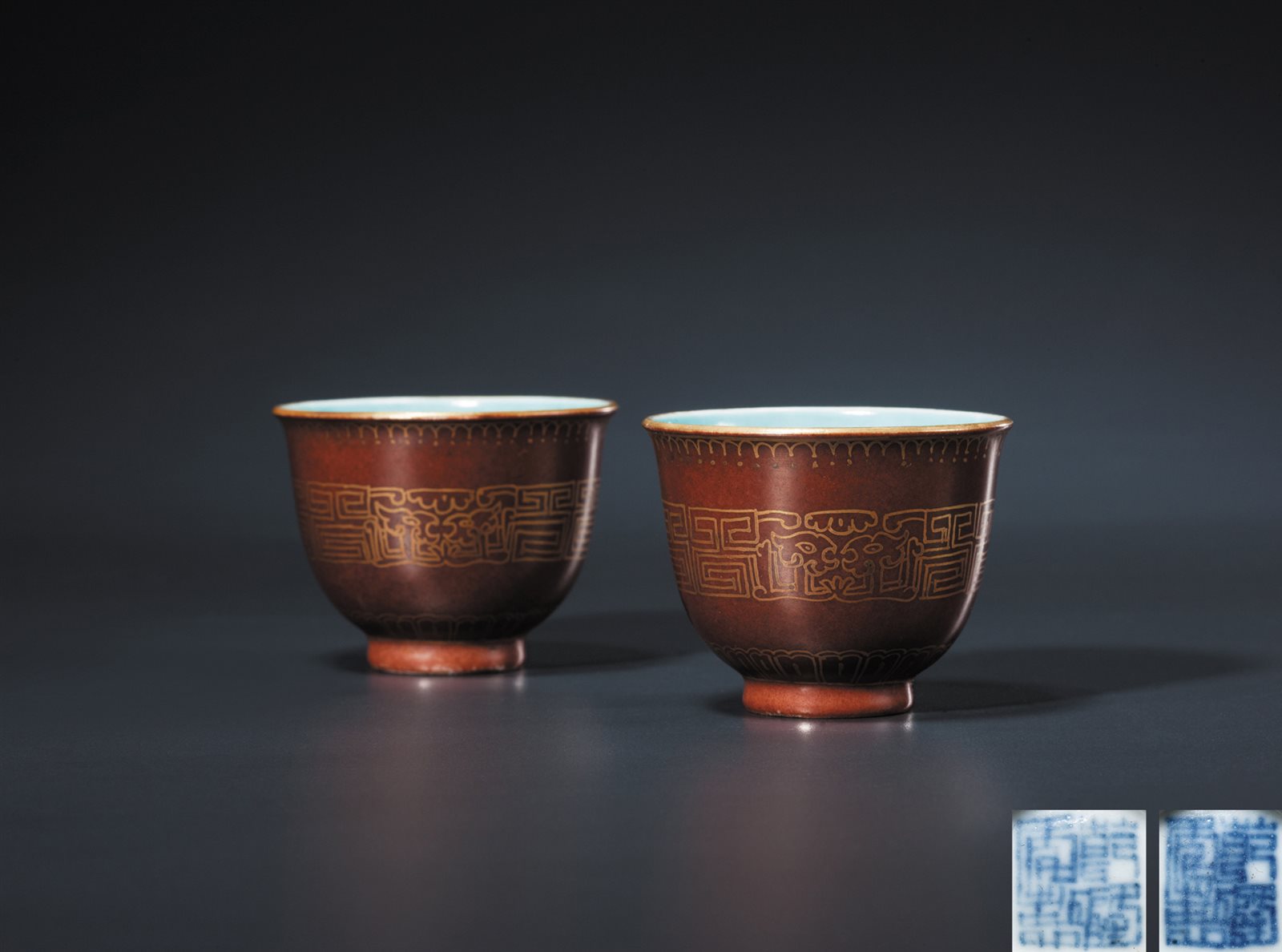酱釉描金兽面纹小杯一对
