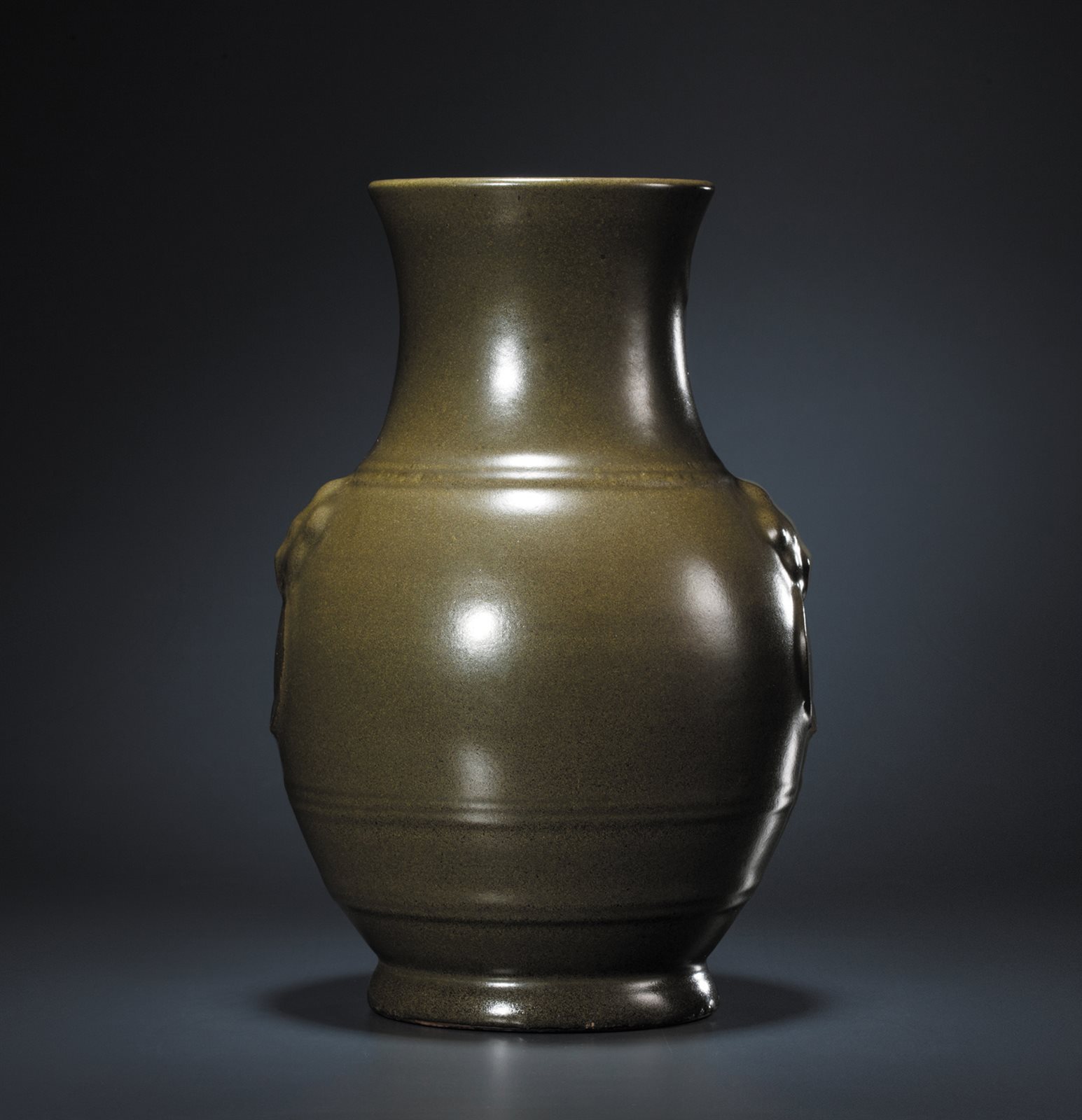 茶叶末釉双耳尊
