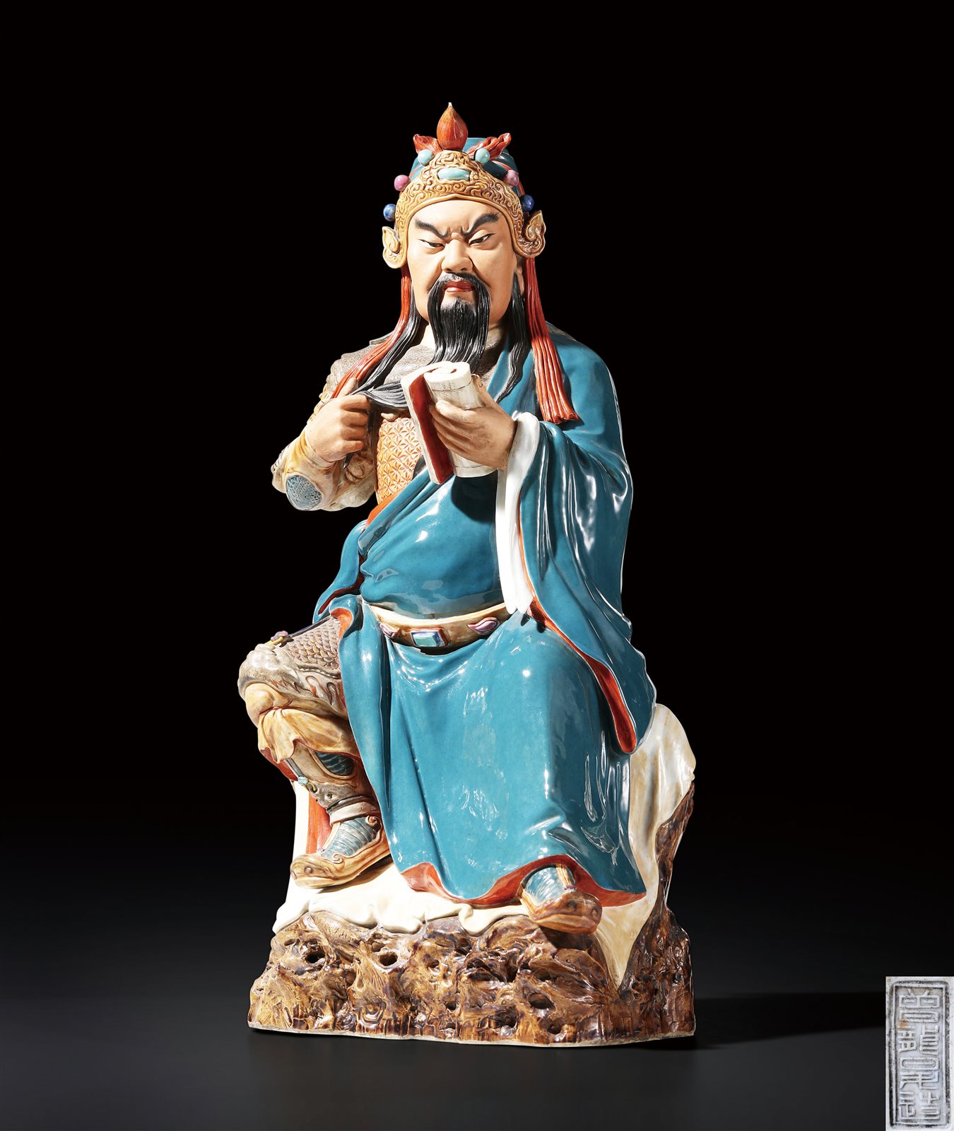 “曾龙升造”粉彩关公座像