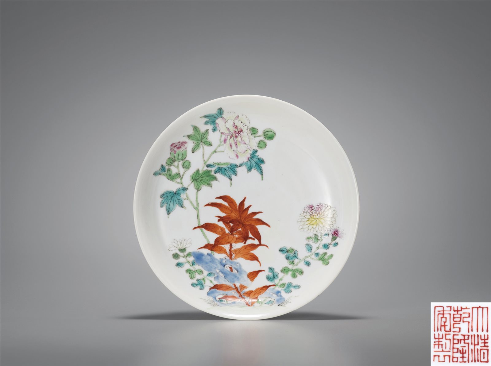 粉彩折枝花卉纹盘