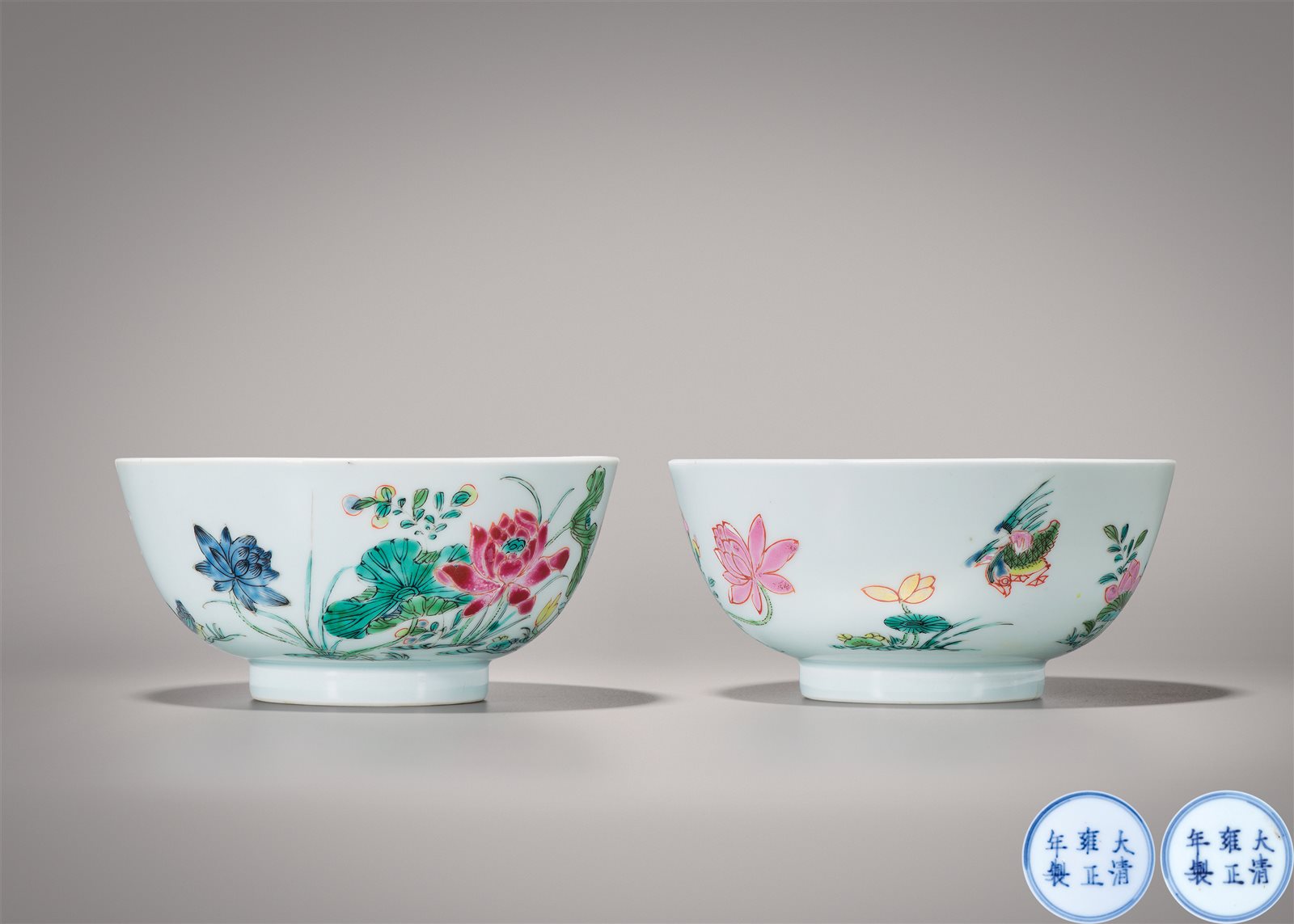 粉彩荷塘花鸟纹碗一对