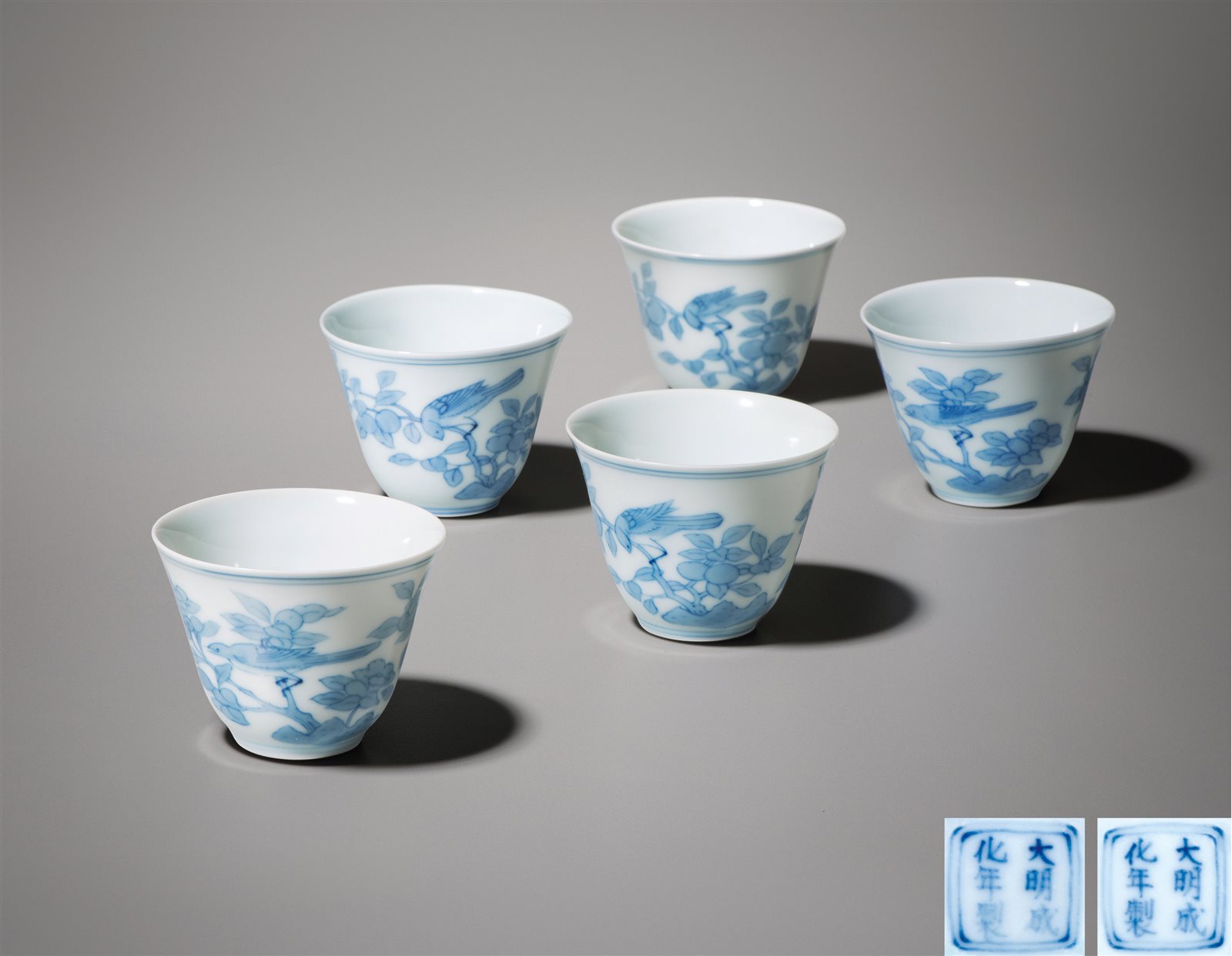 仿成化青花花鸟纹杯五只