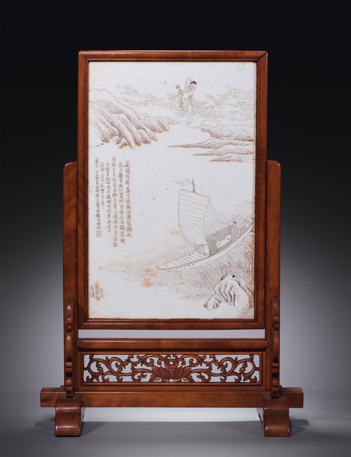 黄杨木架座嵌刻瓷墨彩佳会图插屏