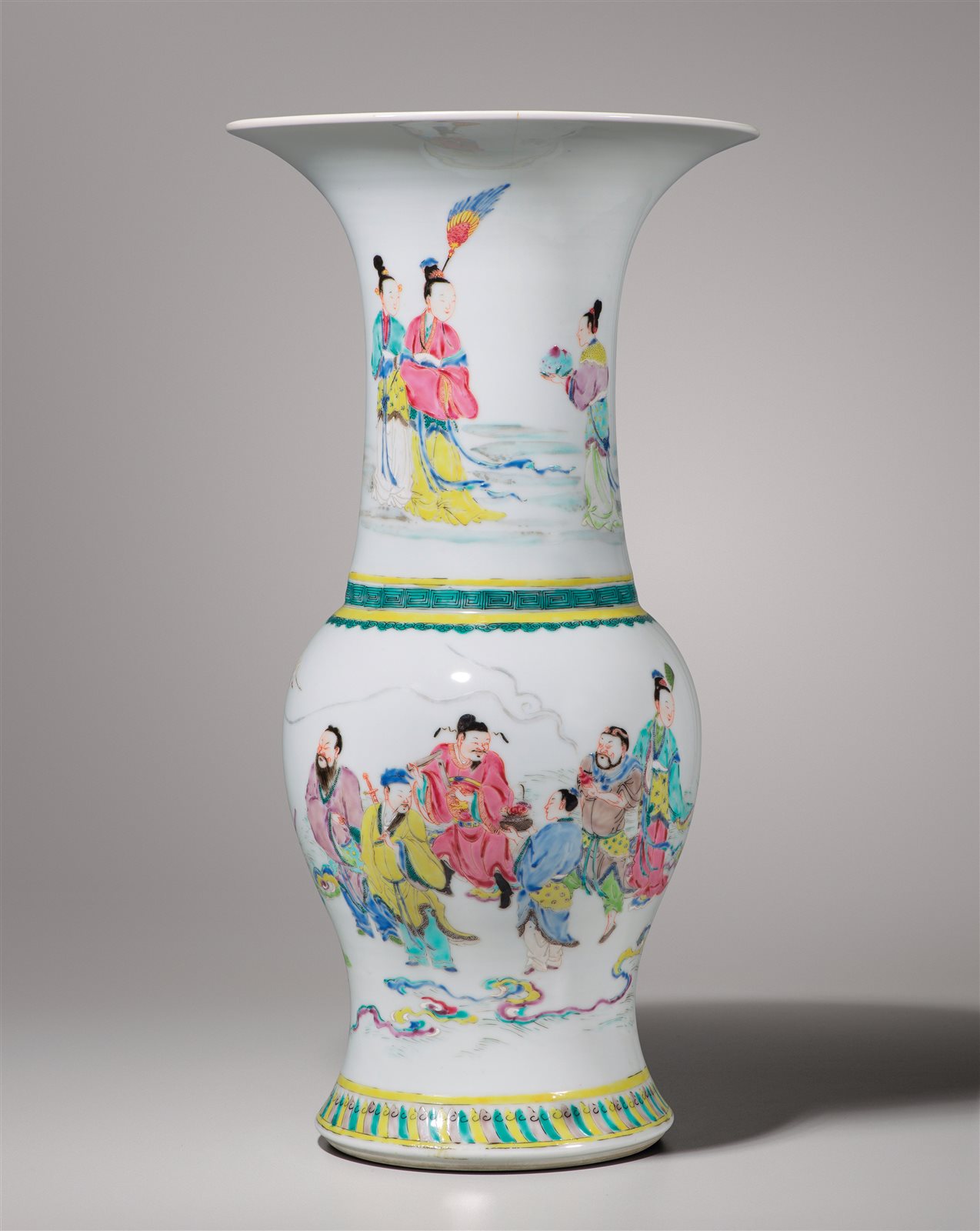 粉彩群仙祝寿图凤尾尊