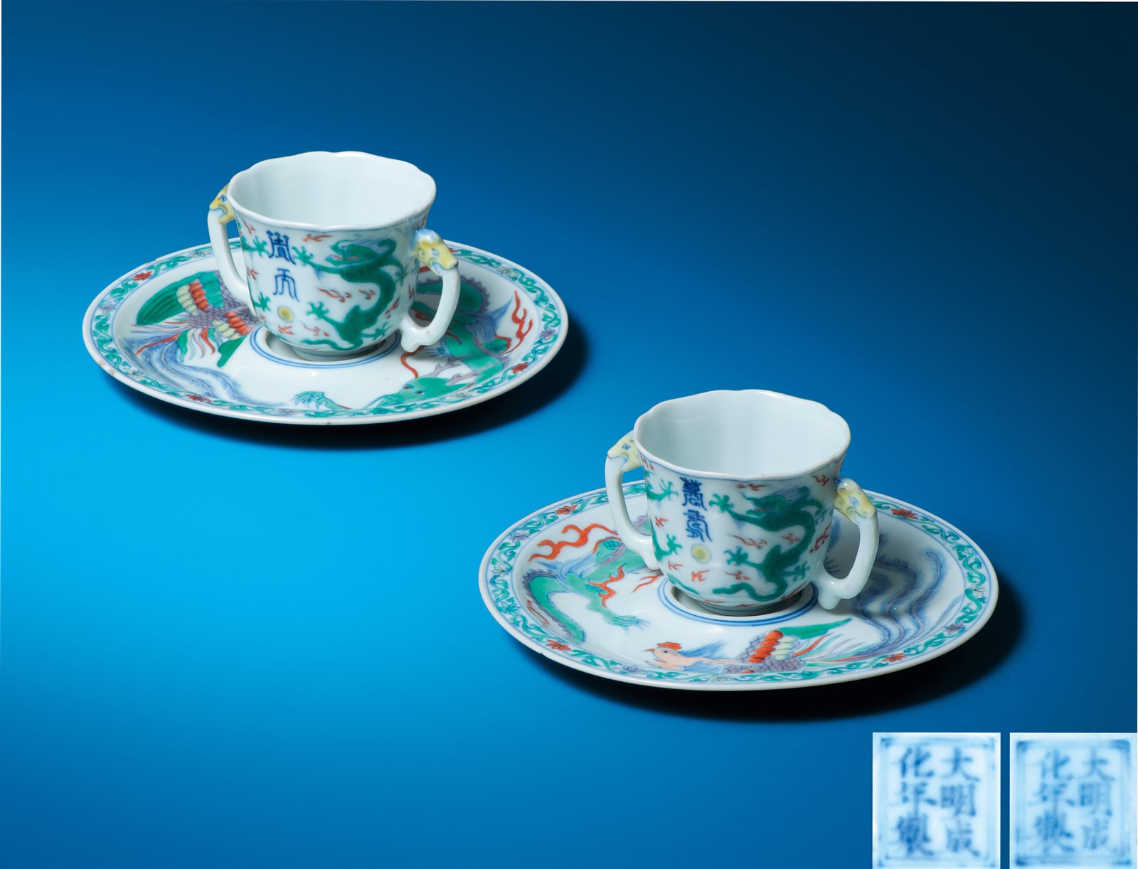 斗彩龙凤纹“万寿齐天”六棱杯、盏两套