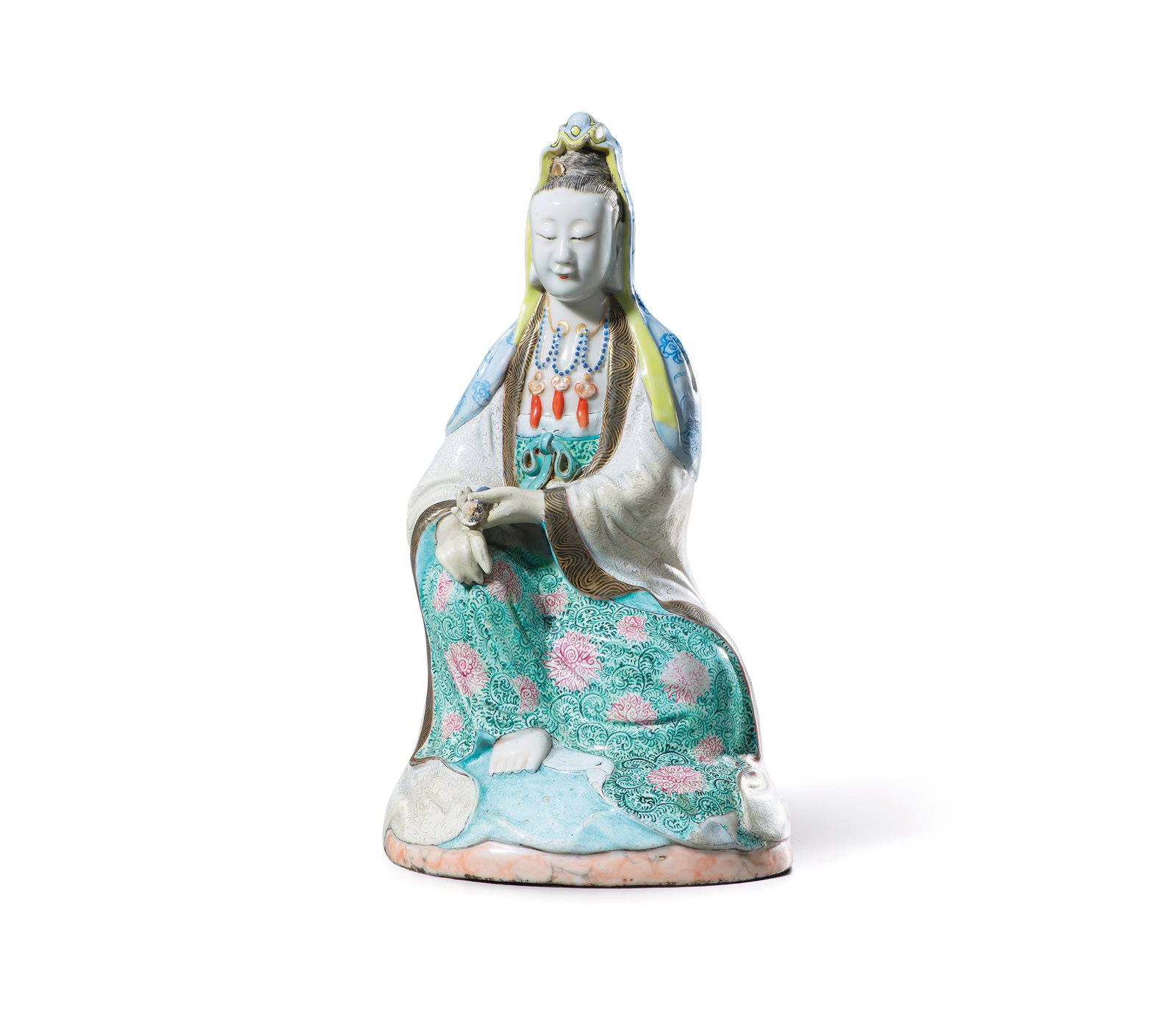 轧道粉彩观音坐像