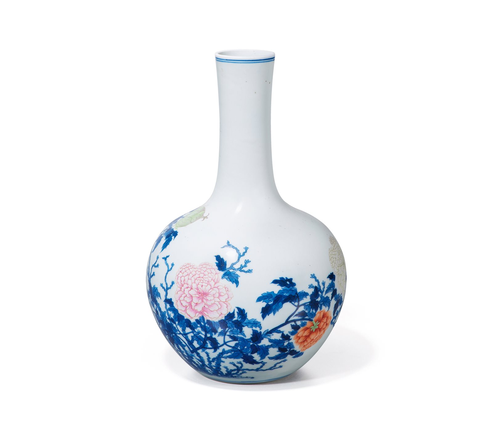 青花加粉彩花卉纹天球瓶