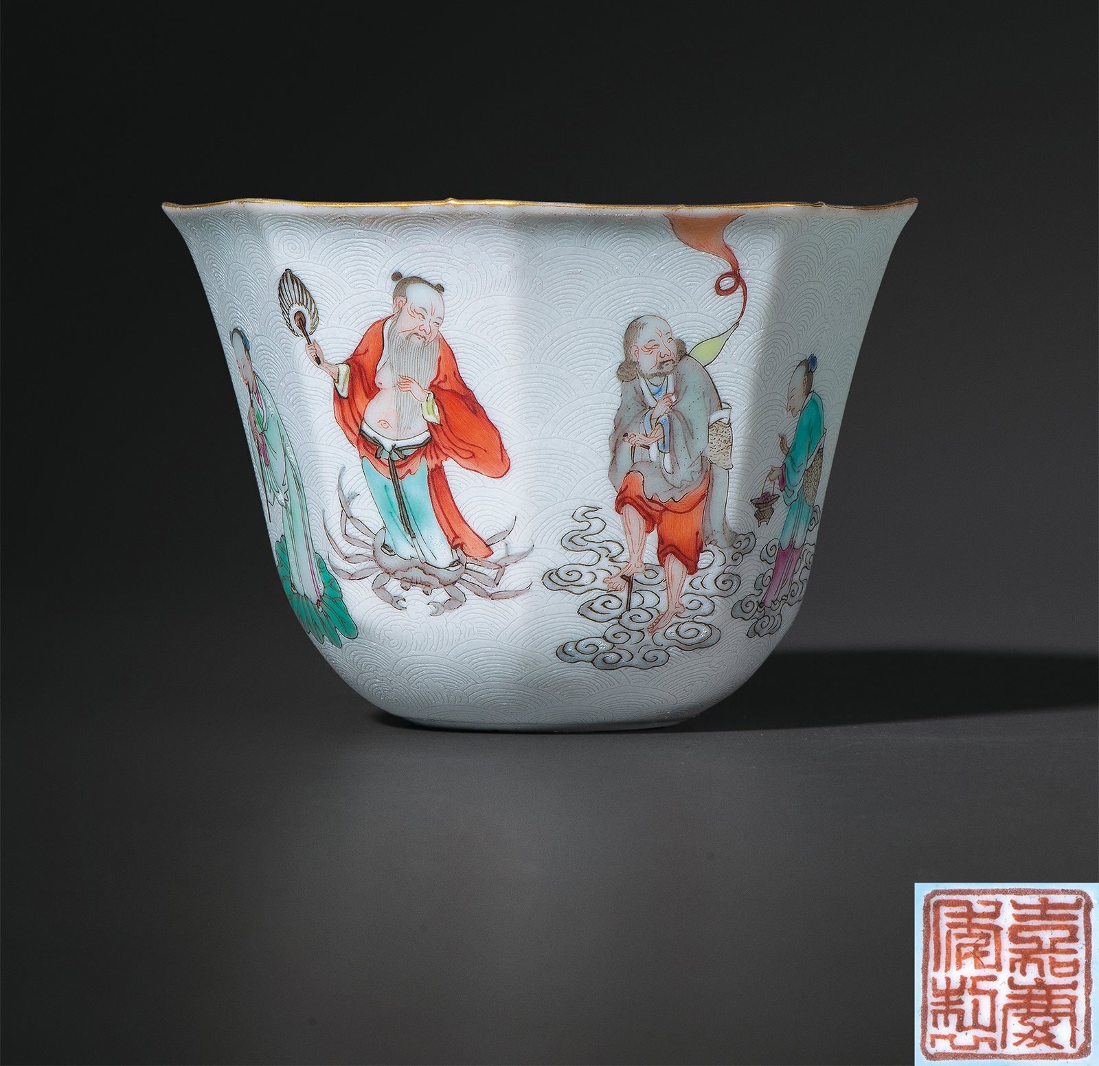 粉彩轧道八仙祝寿图八角杯(图录号86)