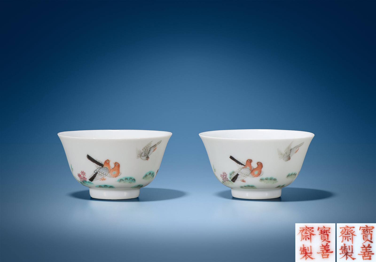 粉彩洞石花卉灵鸽纹碗一对