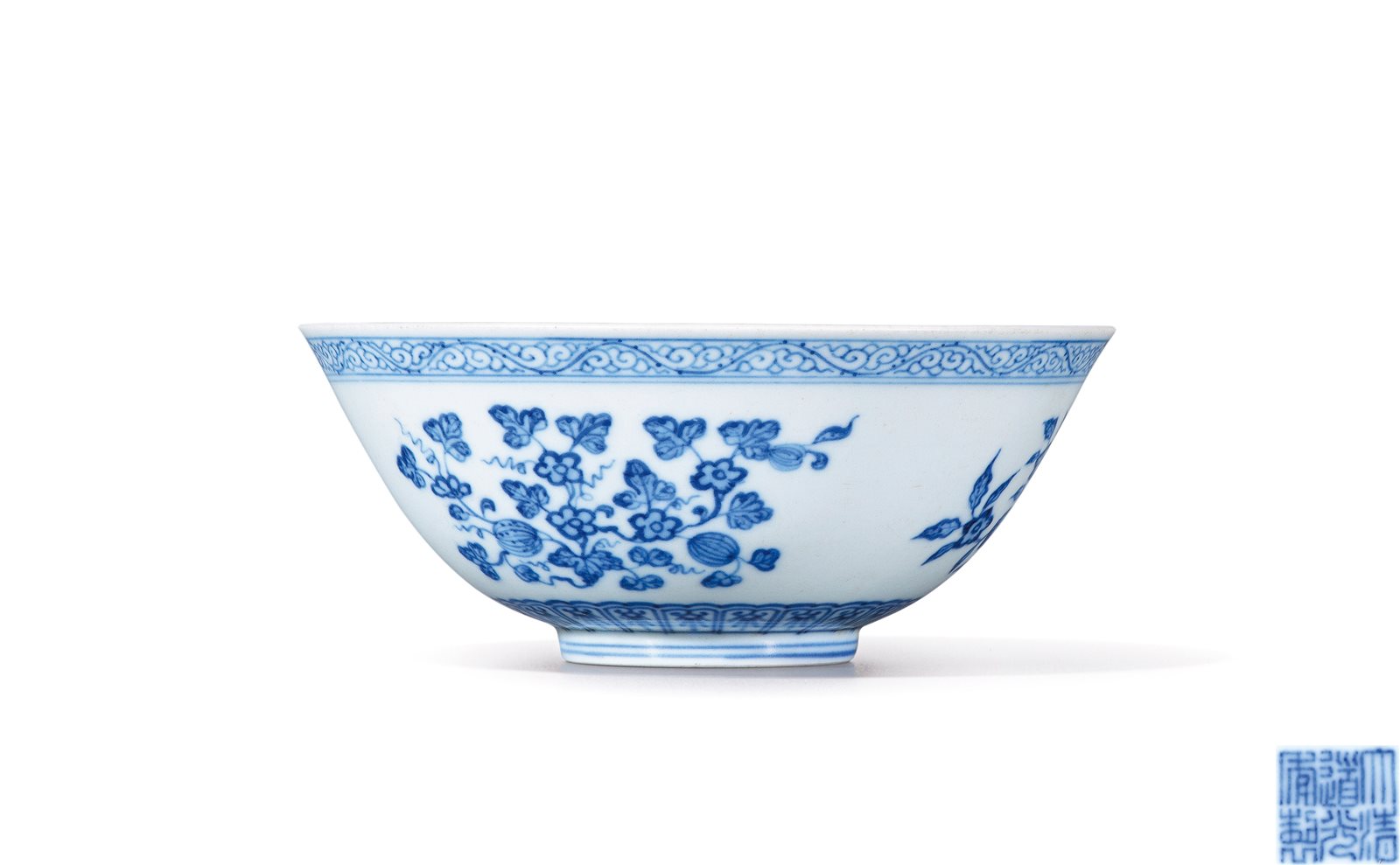 青花折枝瑞果纹碗