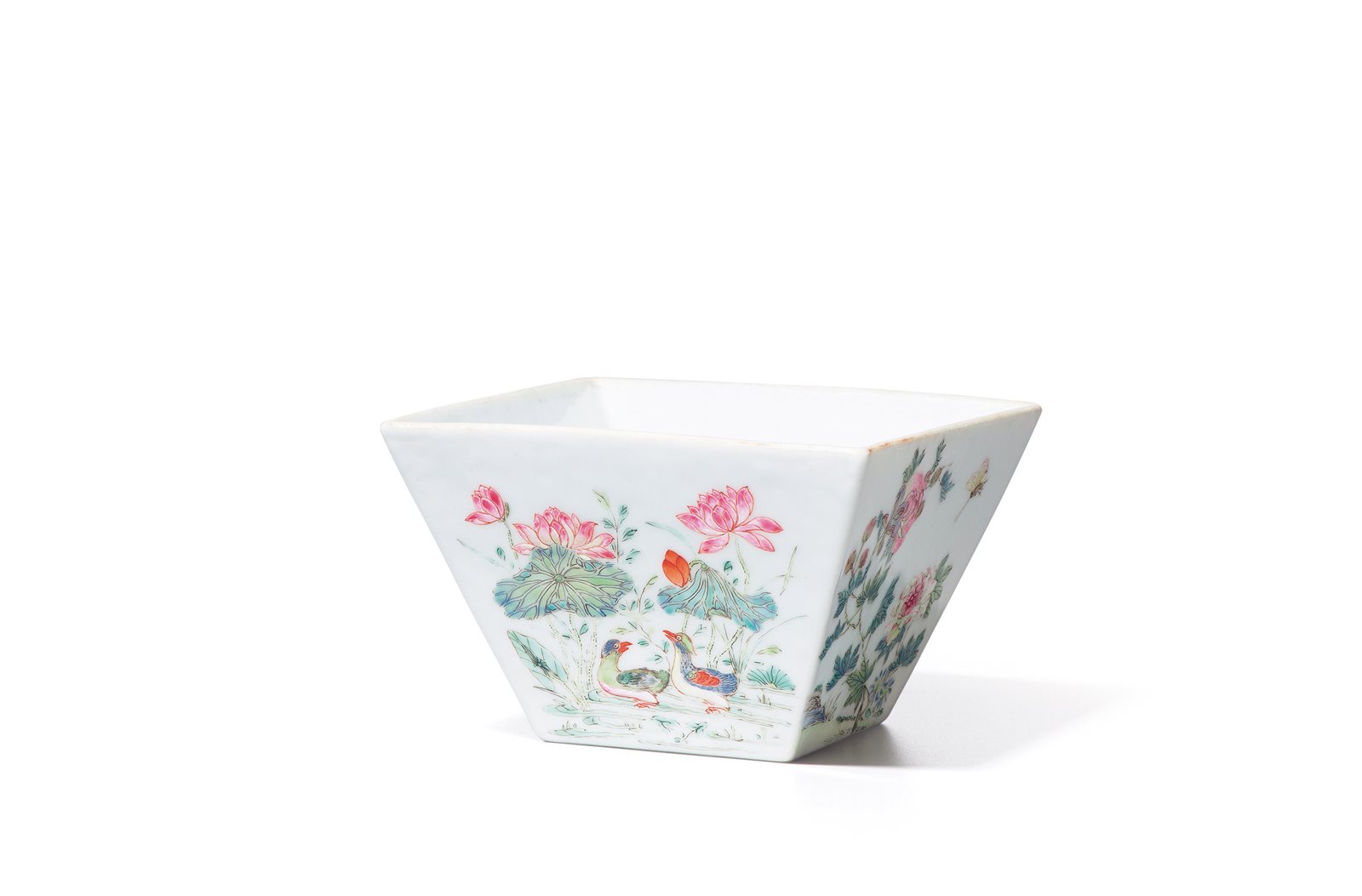 粉彩折枝四季花卉图斗杯