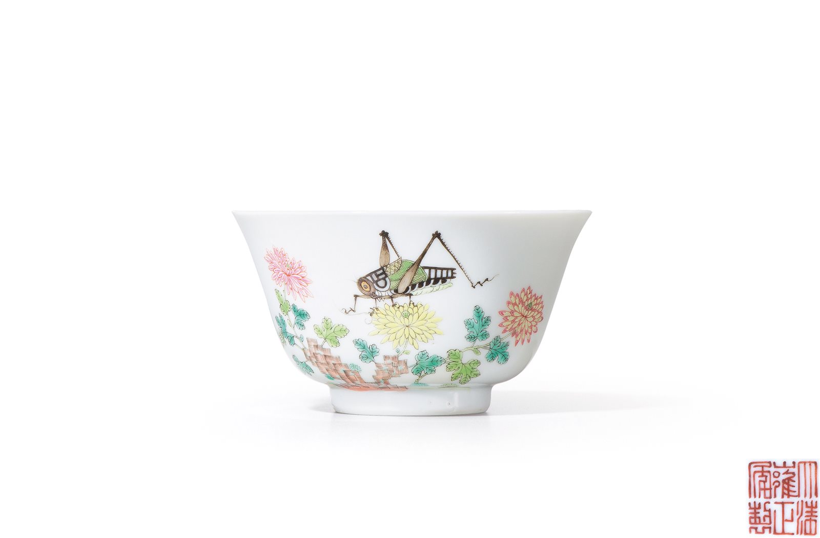 粉彩花虫纹小碗
