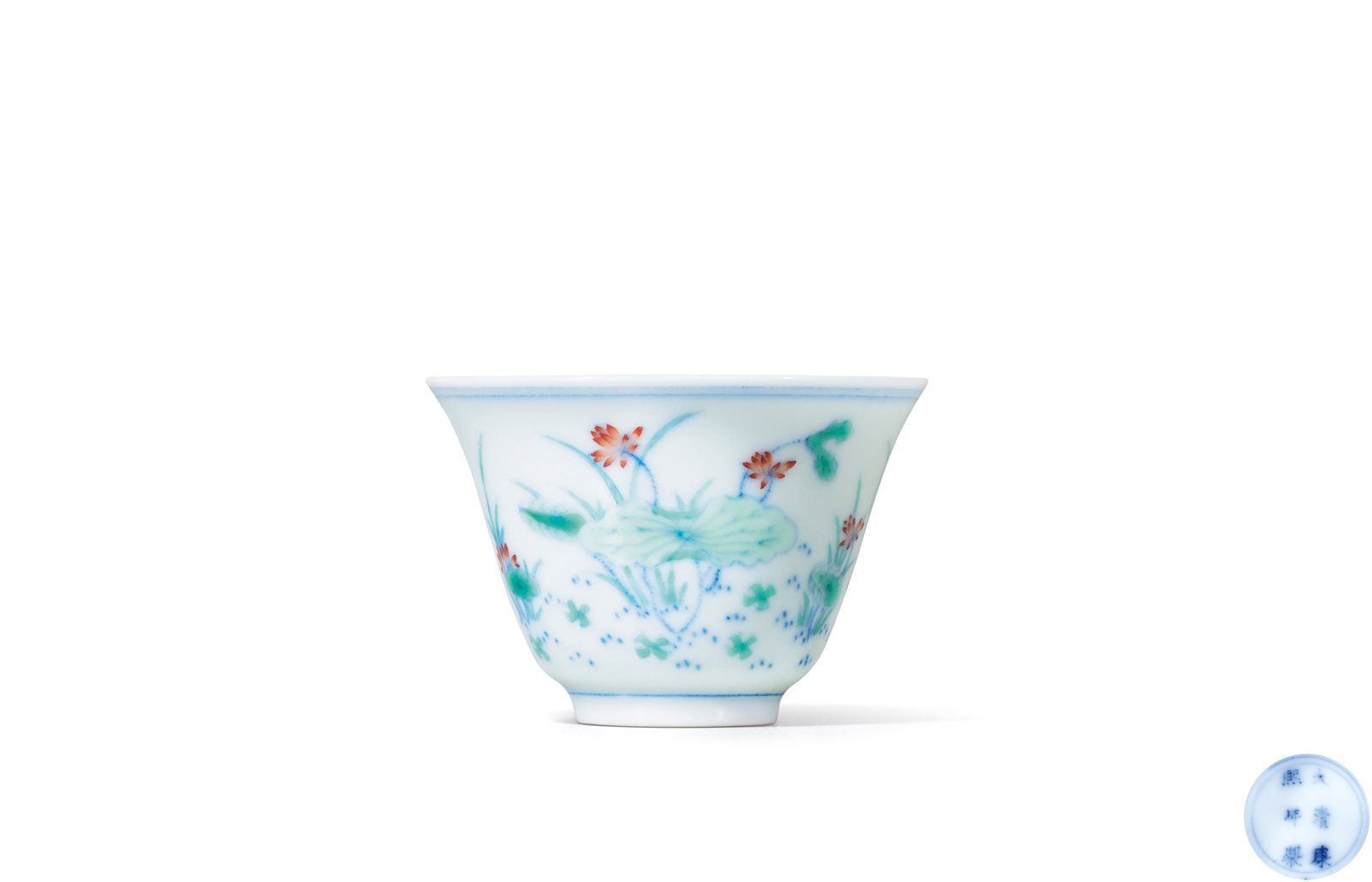 斗彩荷花纹小杯