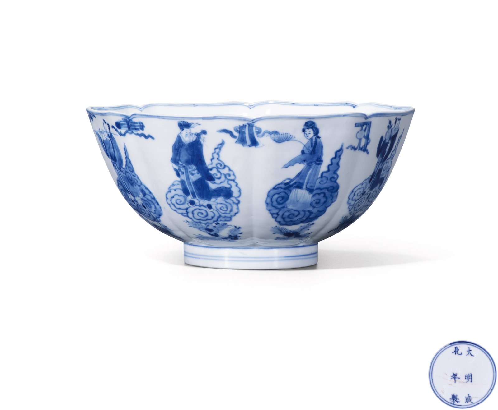 青花八仙过海纹菱口大碗