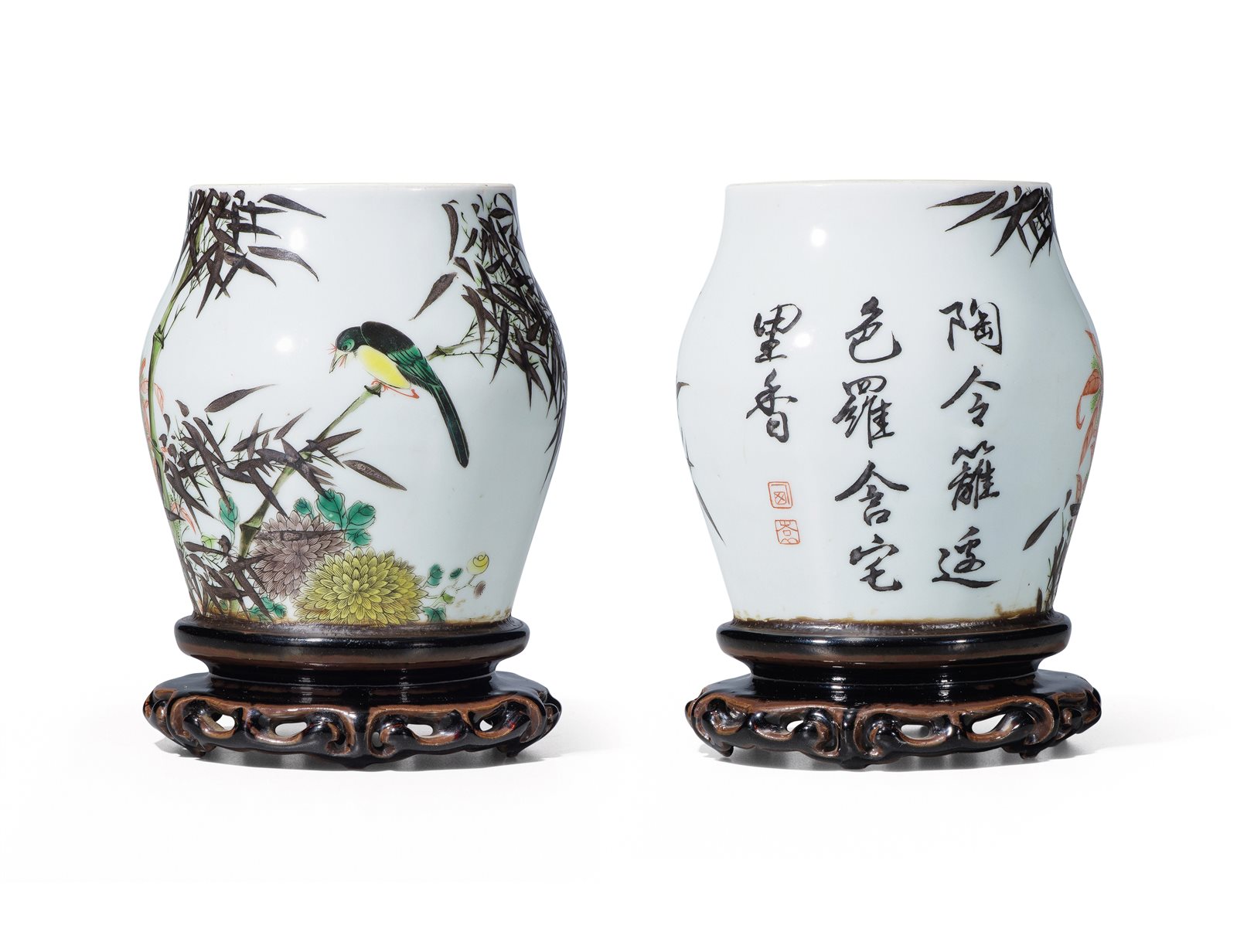 五彩竹鸟诗文罐附瓷塑底座