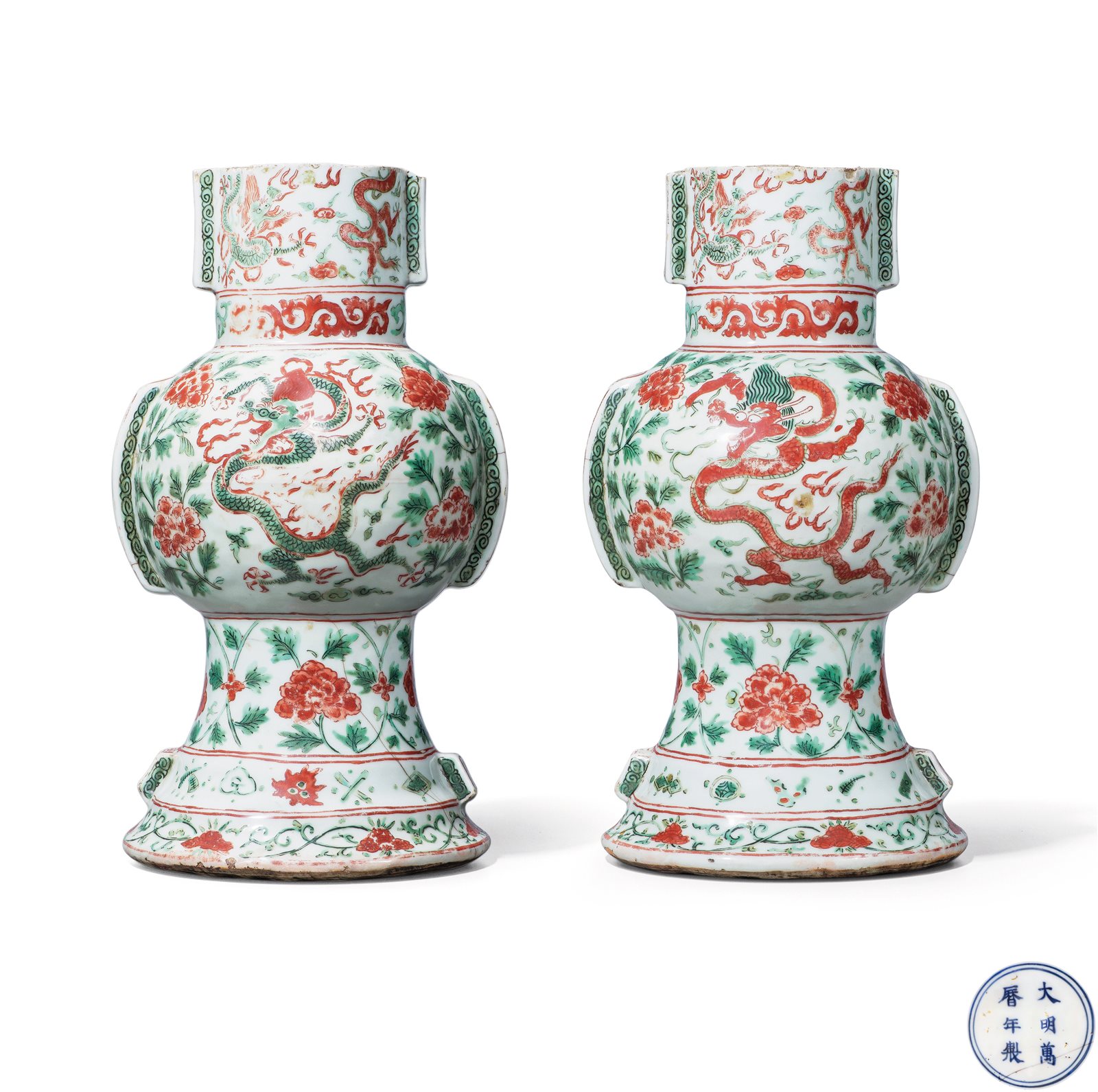 五彩穿花龙出戟尊