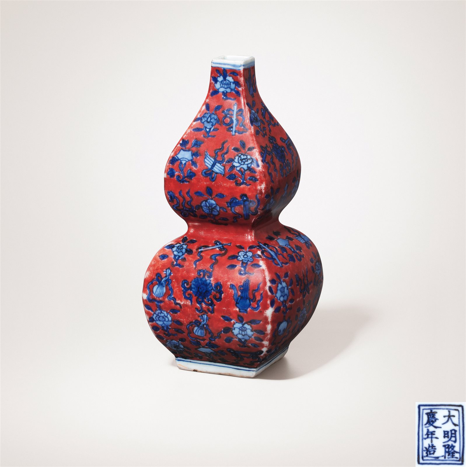 青花红彩“天宝图”葫芦瓶