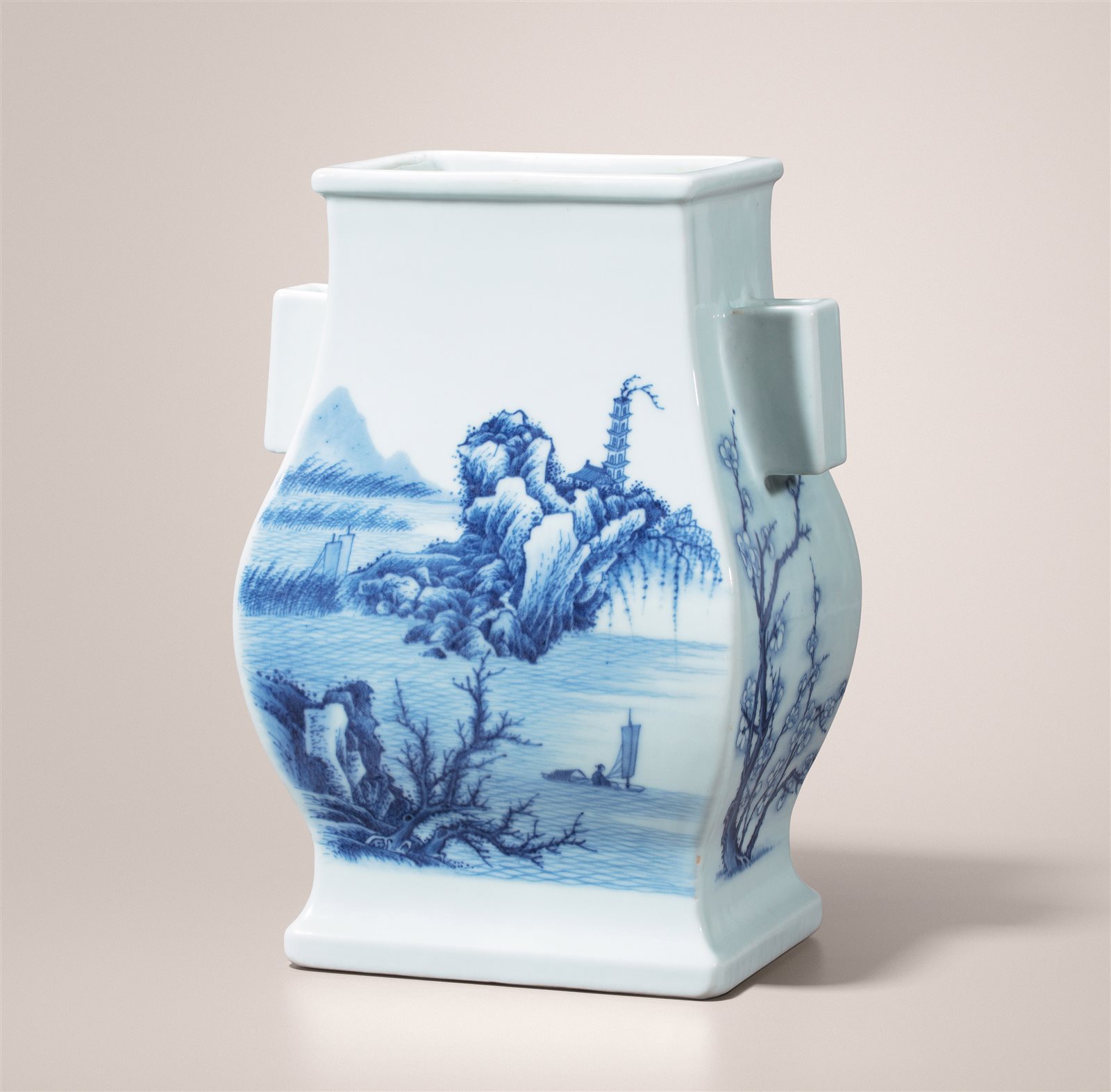 青花山水人物图四方贯耳尊