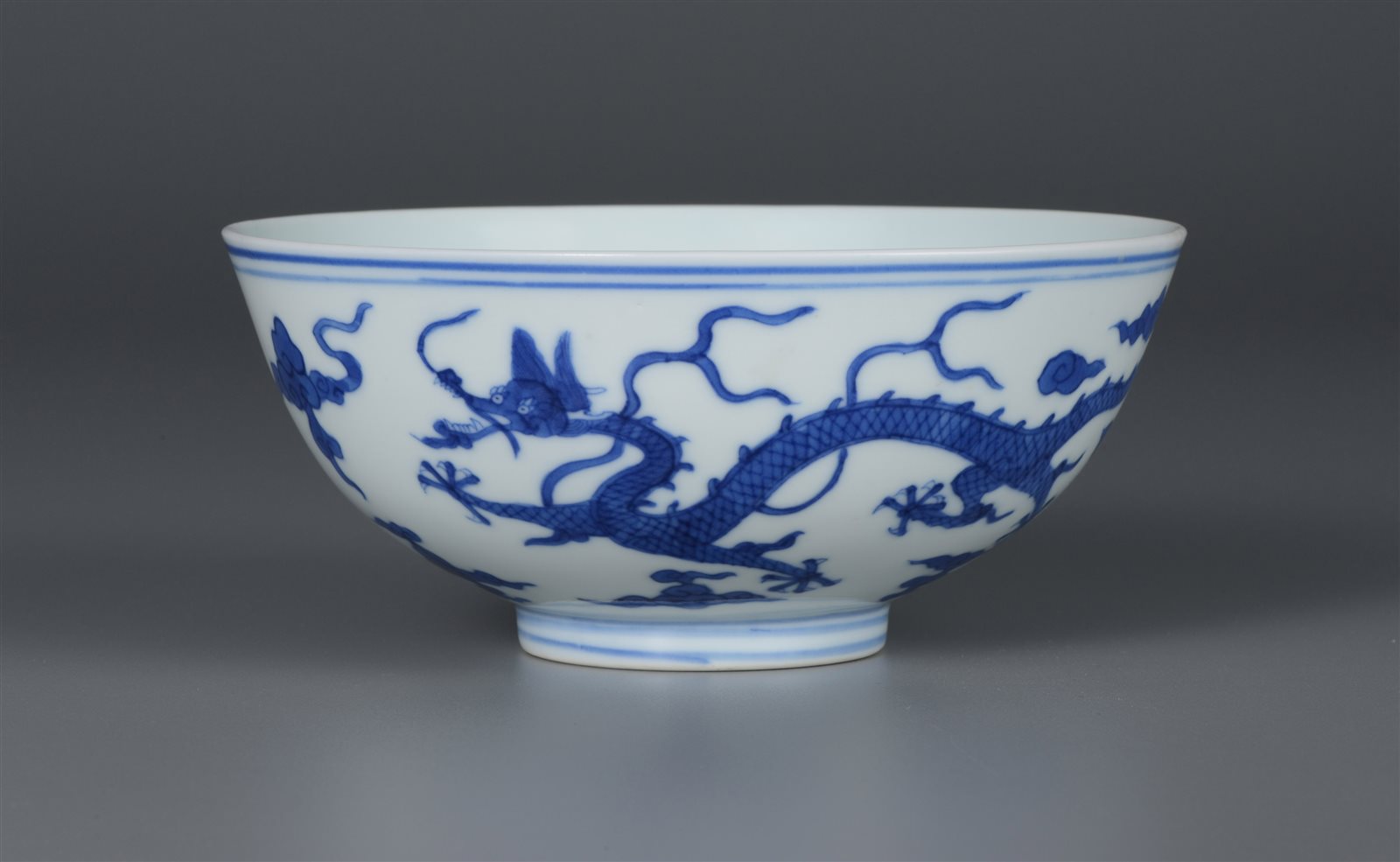青花云龙纹碗