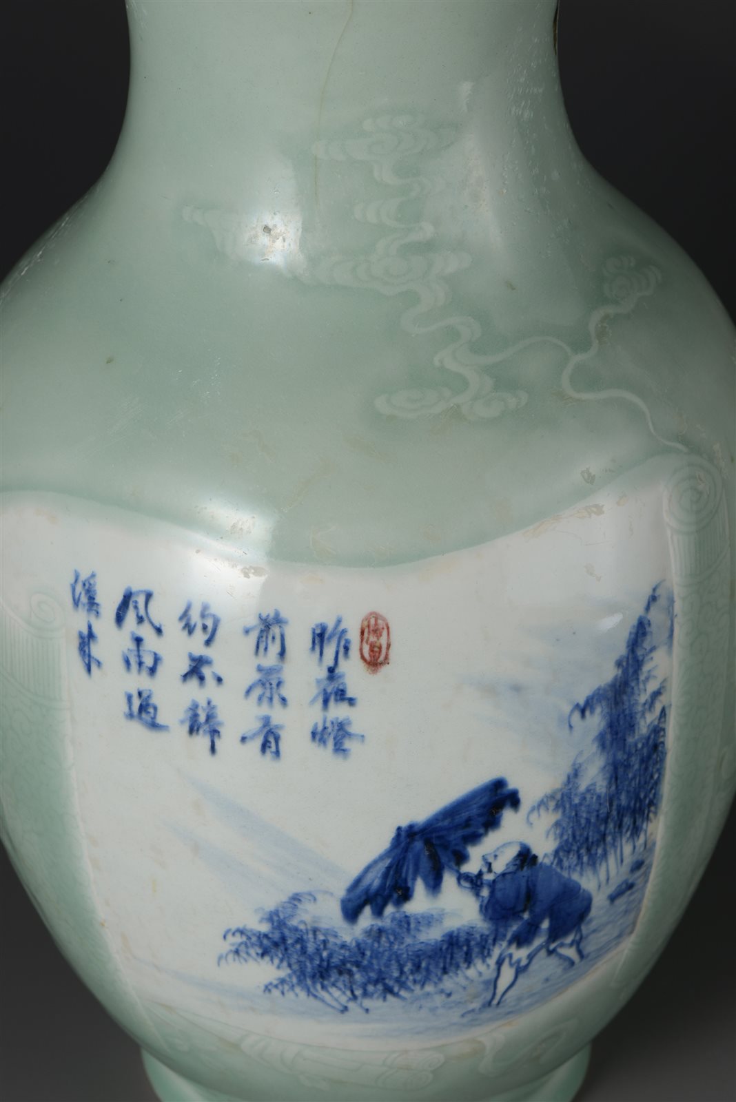 粉青釉暗刻博古纹开光诗文人物尊