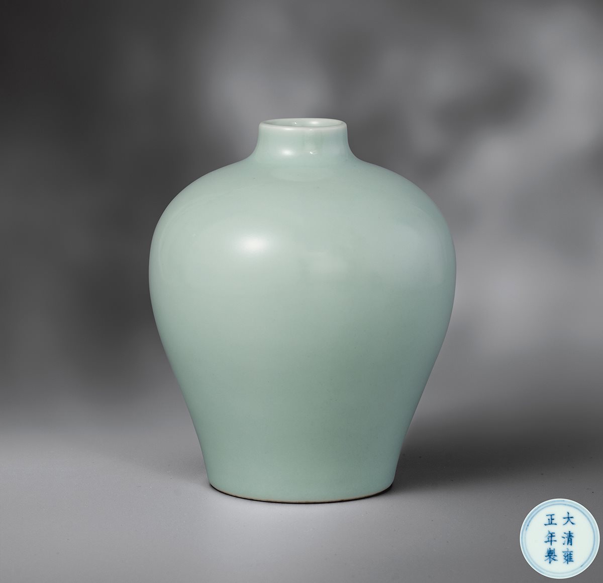 粉青釉梅瓶（保税）